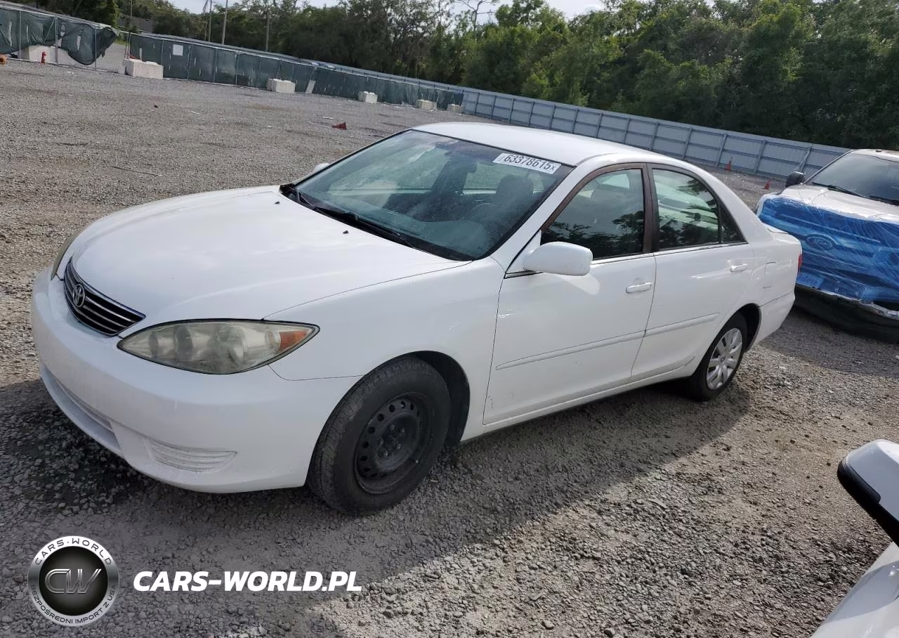 2005 Toyota Camry Le – zdjęcie 1 z 12