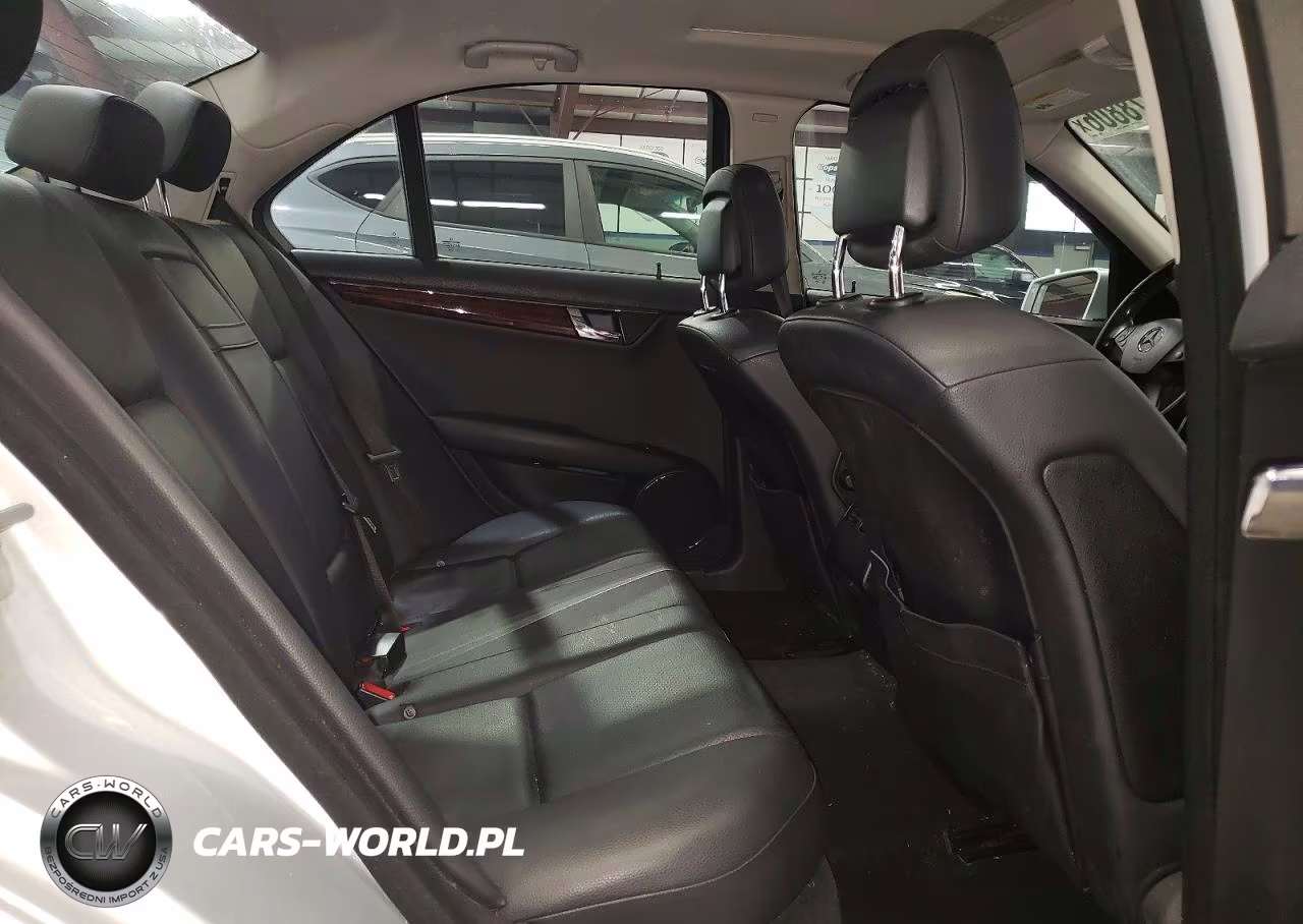 2010 Mercedes-Benz C 300 4Matic VIN:WDDGF8BB8AR105933 - 10