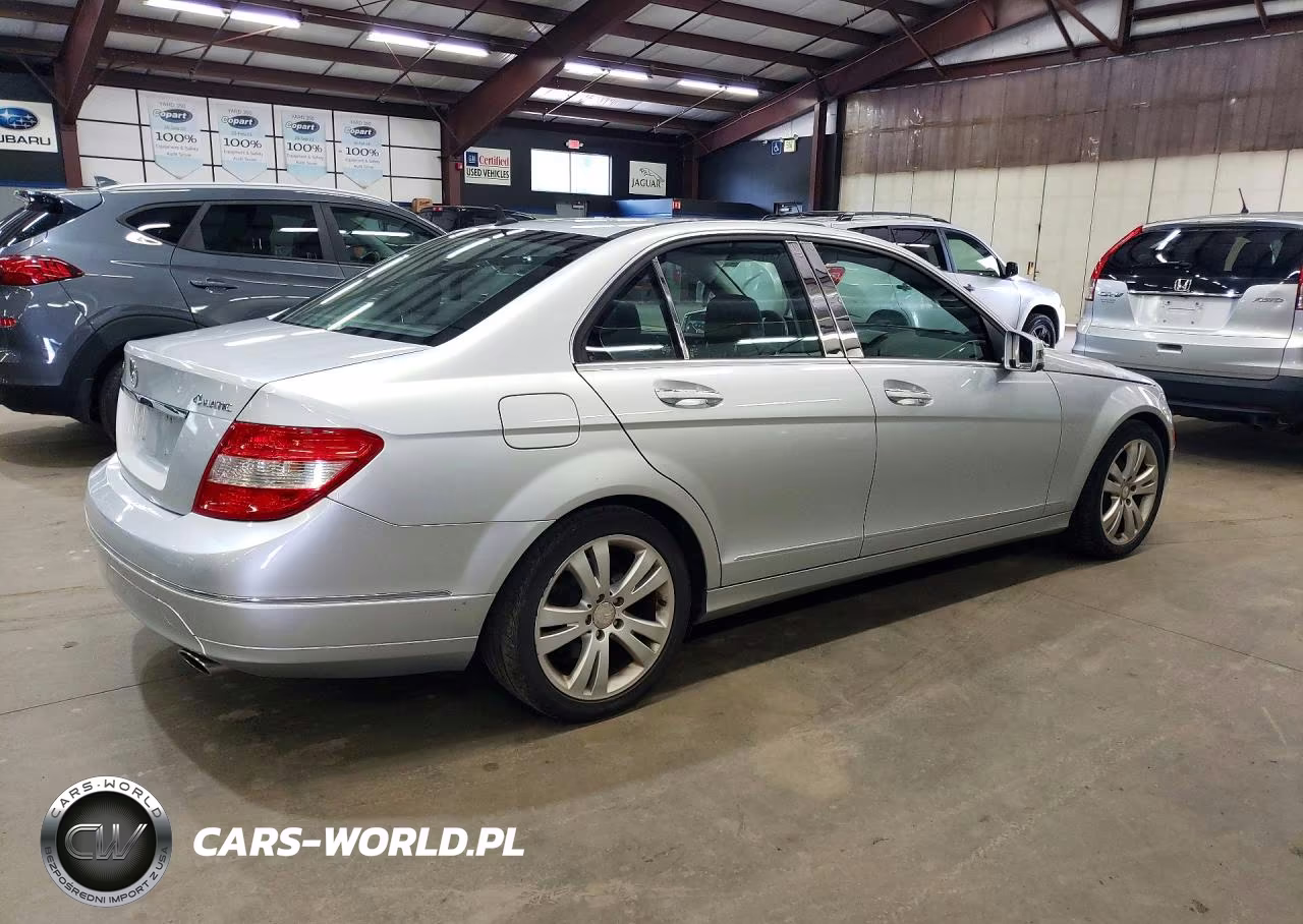 2010 Mercedes-Benz C 300 4Matic VIN:WDDGF8BB8AR105933 - 3