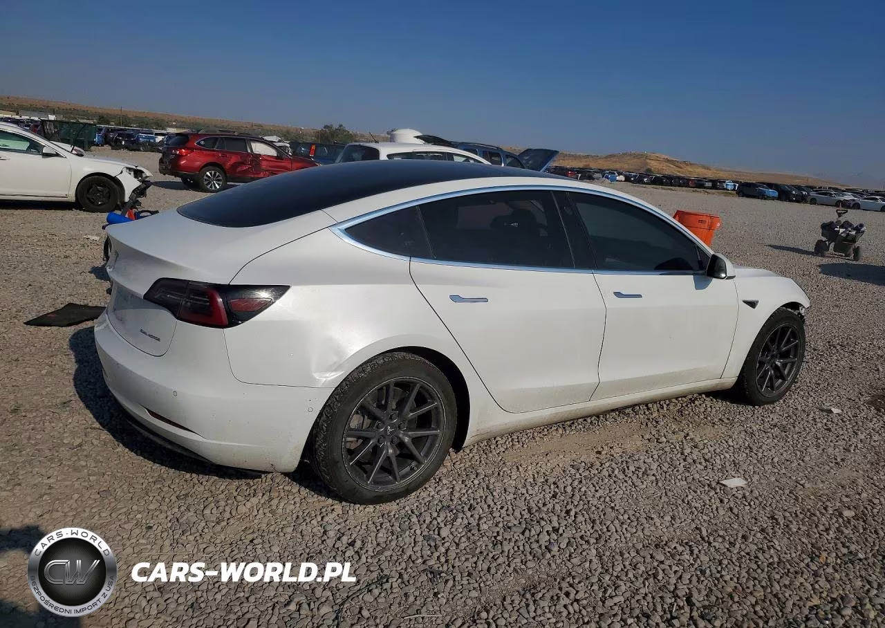 2018 Tesla Model 3 VIN:5YJ3E1EB1JF097968 - 3