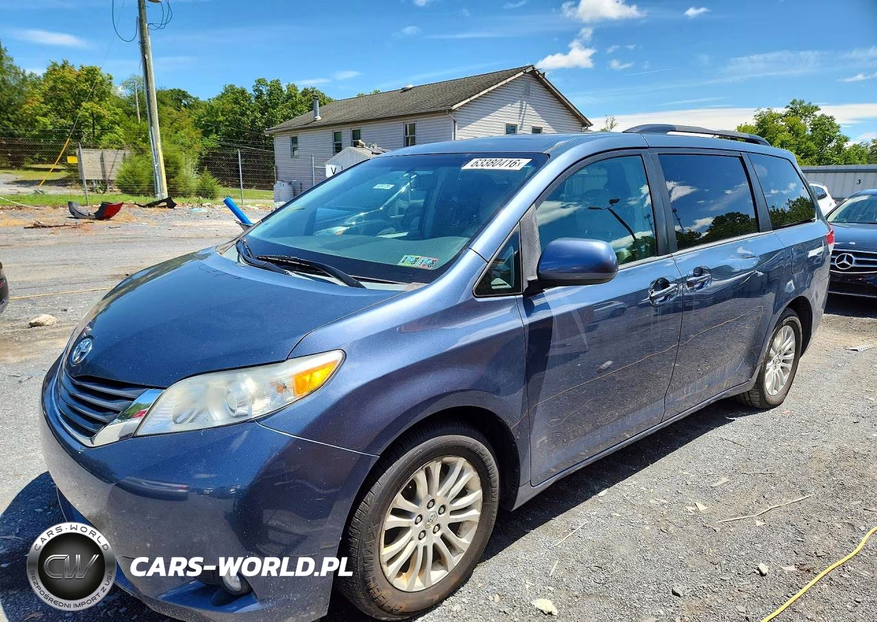 2013 Toyota Sienna Xle 8-Passenger VIN:5TDYK3DC1DS396204 - 1