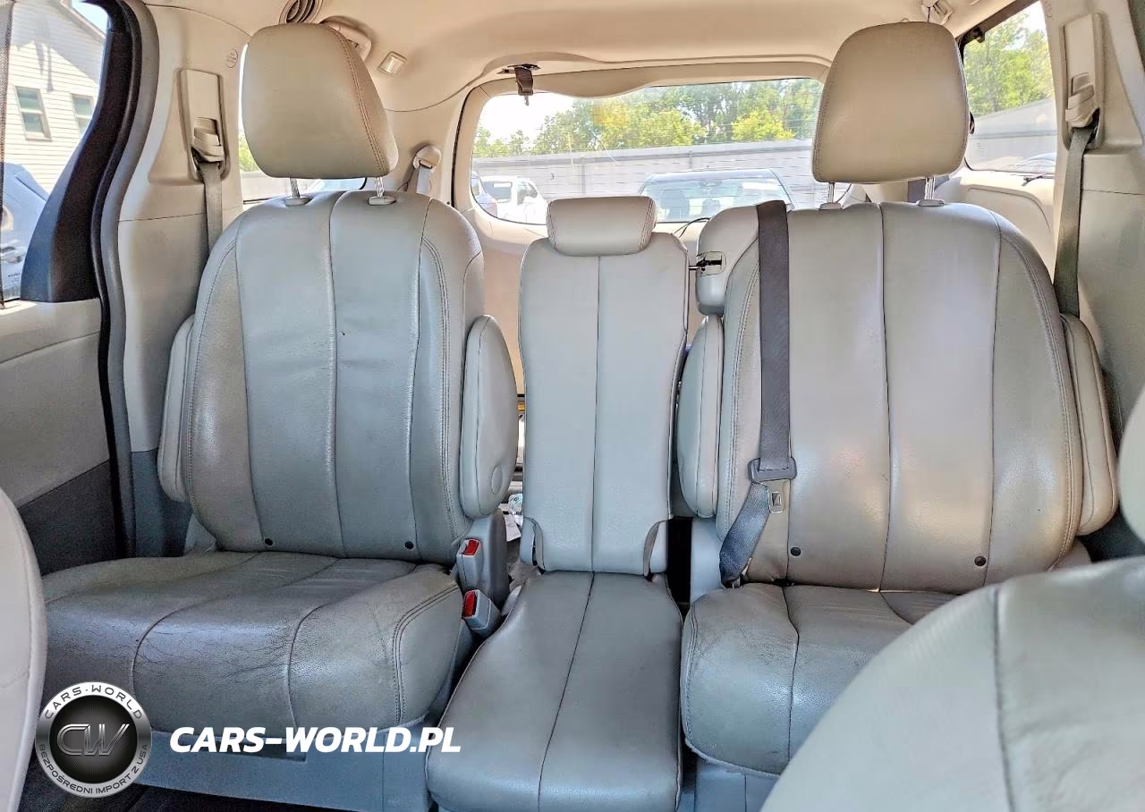 2013 Toyota Sienna Xle 8-Passenger VIN:5TDYK3DC1DS396204 - 10
