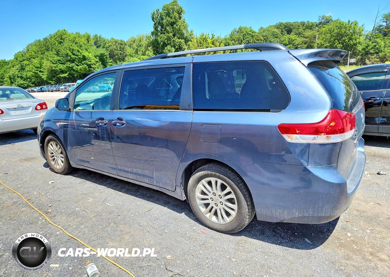 2013 Toyota Sienna Xle 8-Passenger VIN:5TDYK3DC1DS396204 - 2