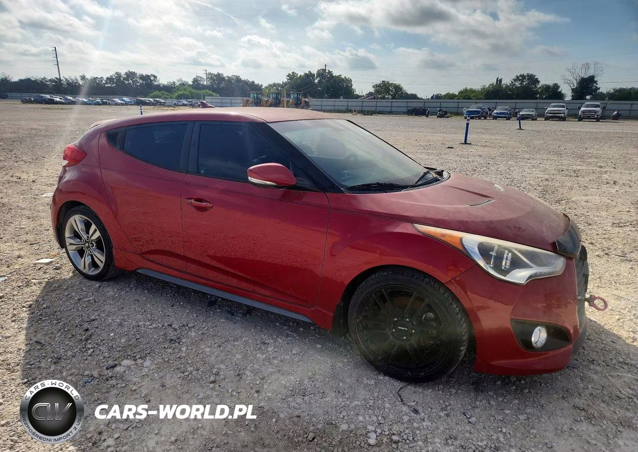 2015 Hyundai Veloster Turbo VIN:KMHTC6AE6FU240698 - 4