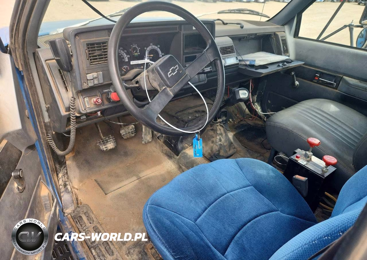 1995 Chevrolet C7 Dump Truck VIN:1GBM7H1JXSJ104953 - 8