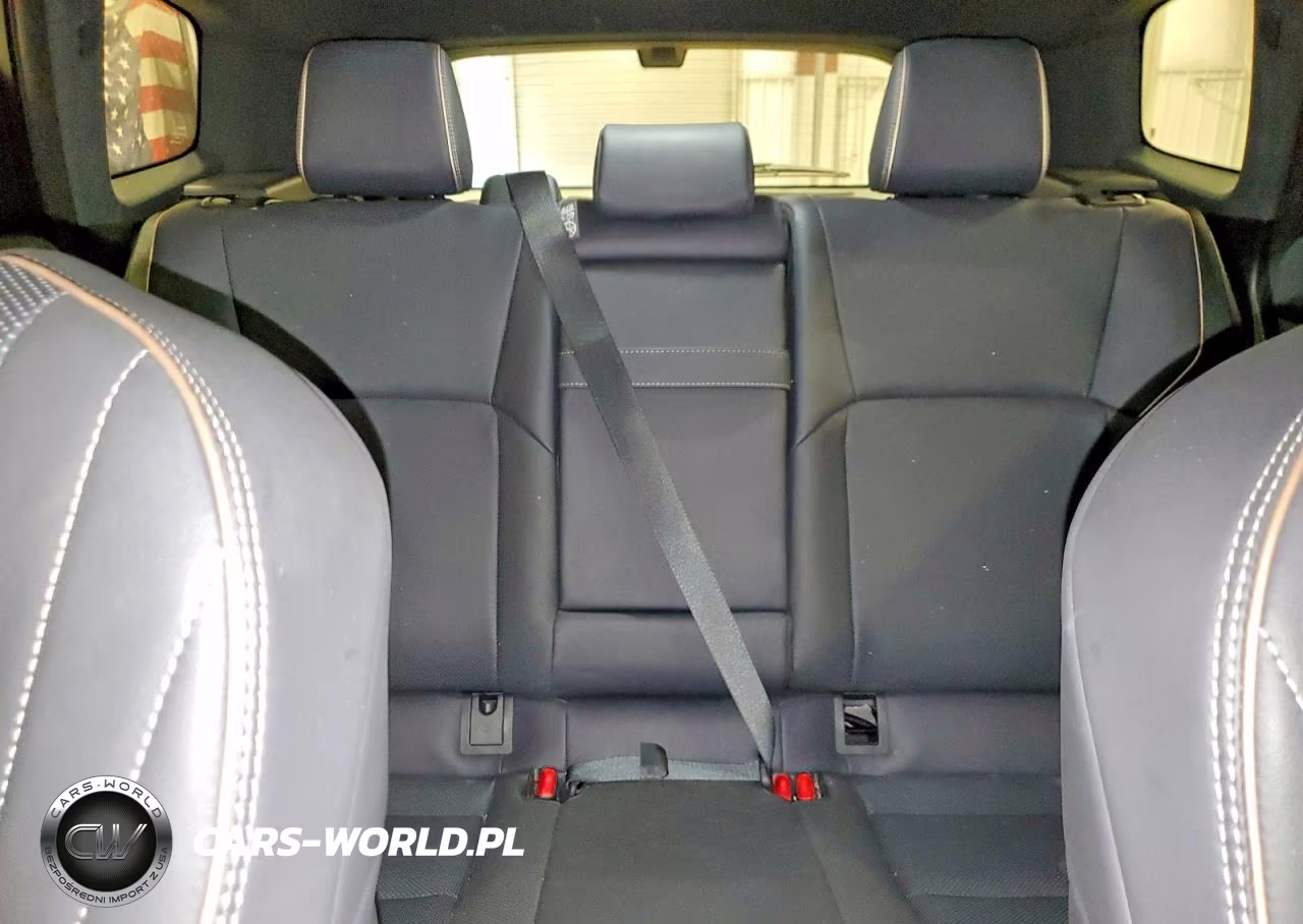 2025 Toyota Crown Signia Limited VIN:JTDACAAJ8S3029949 - 10