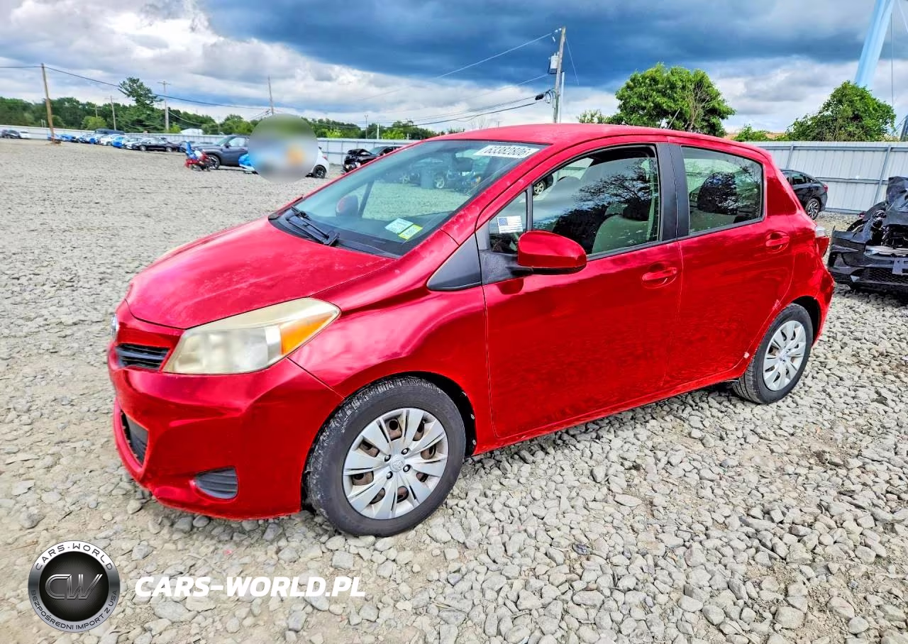 2012 Toyota Yaris 5-Door L