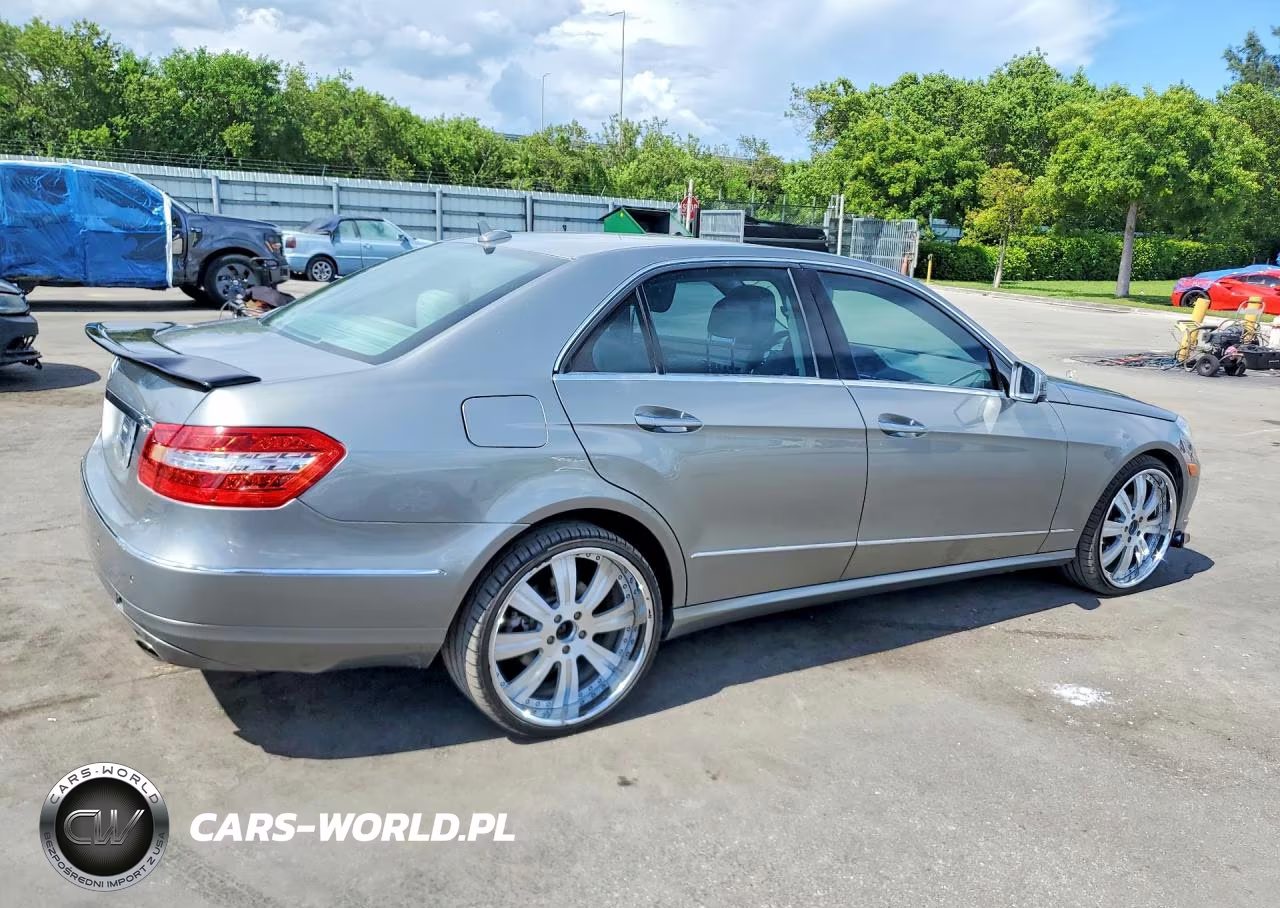 2010 Mercedes-Benz E 350 4Matic VIN:WDDHF8HBXAA233004 - 3
