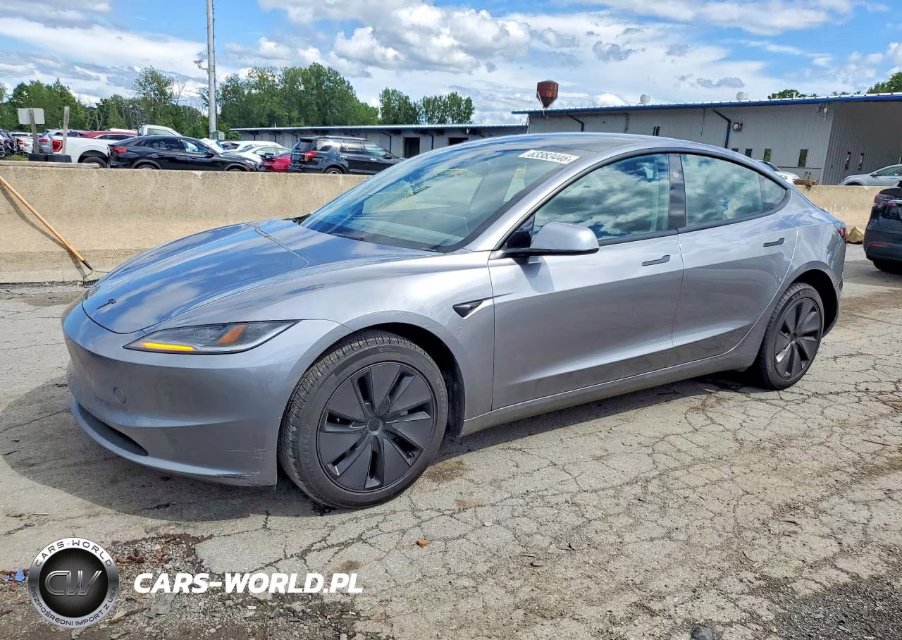 2026 Tesla Model 3 – zdjęcie 1 z 12
