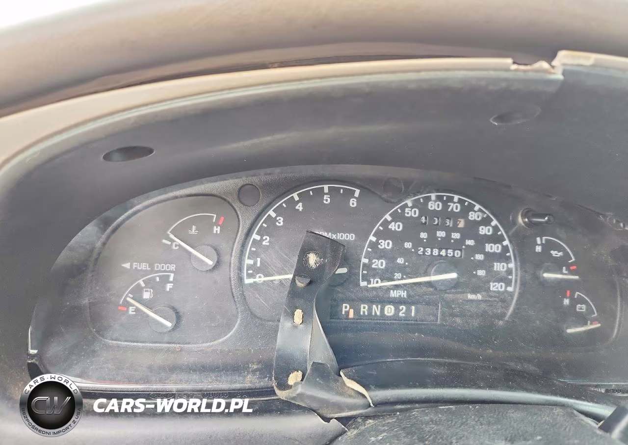 1999 Ford Explorer Xlt VIN:1FMZU24E6XUC82169 - 9
