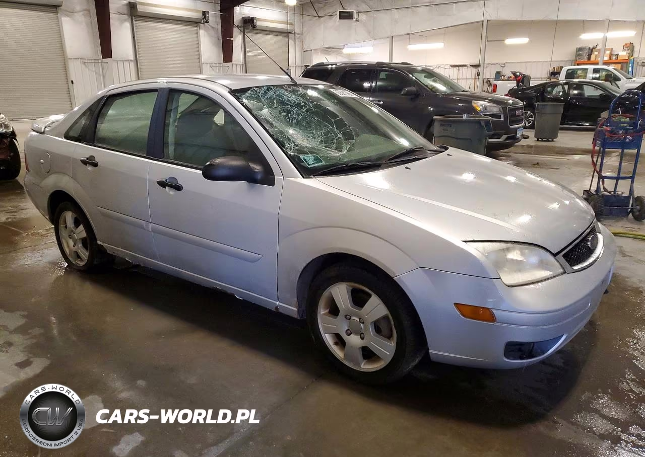 2005 Ford Focus Zx4 VIN:1FAFP34N45W295207 - 4