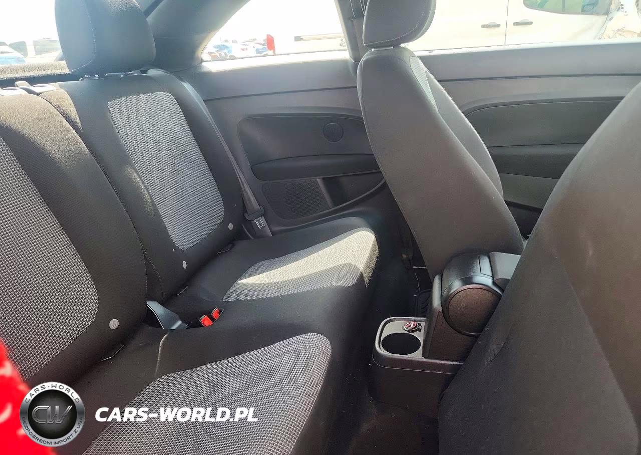 2019 Volkswagen Beetle S VIN:3VWFD7AT4KM710810 - 10