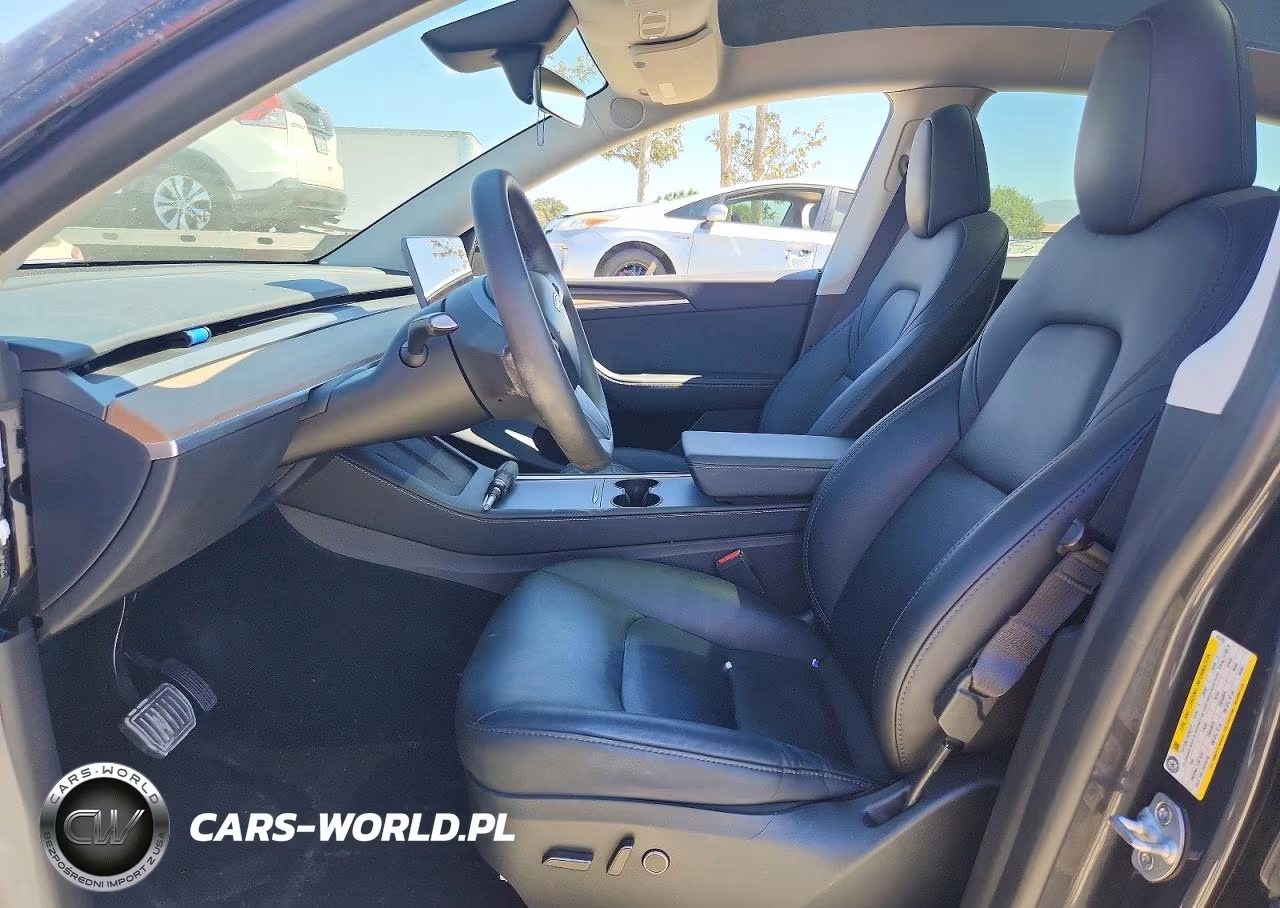 2024 Tesla Model Y VIN:7SAYGDEE4RF013782 - 7