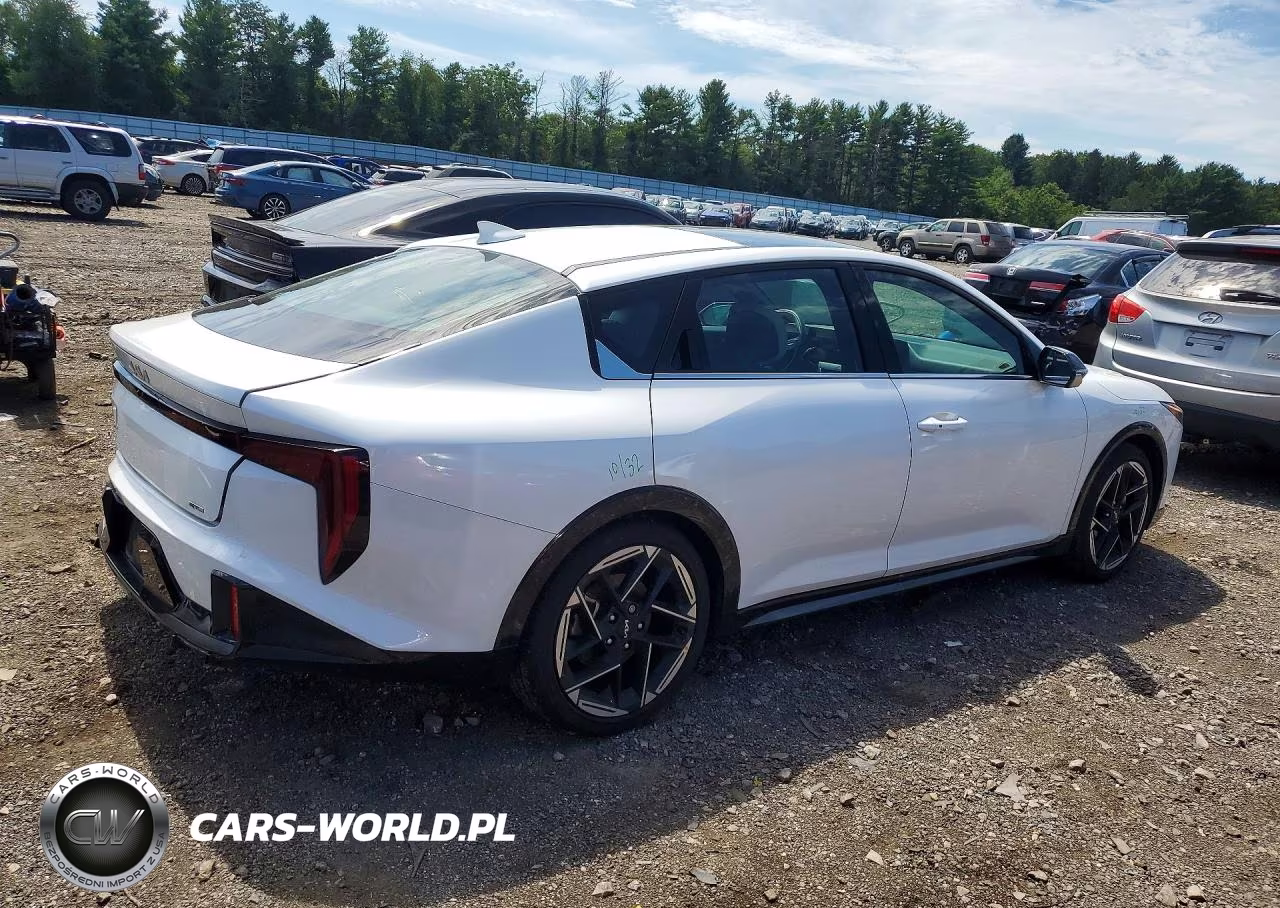 2025 Kia K4 Gt Line VIN:3KPFW4DEXSE038254 - 3