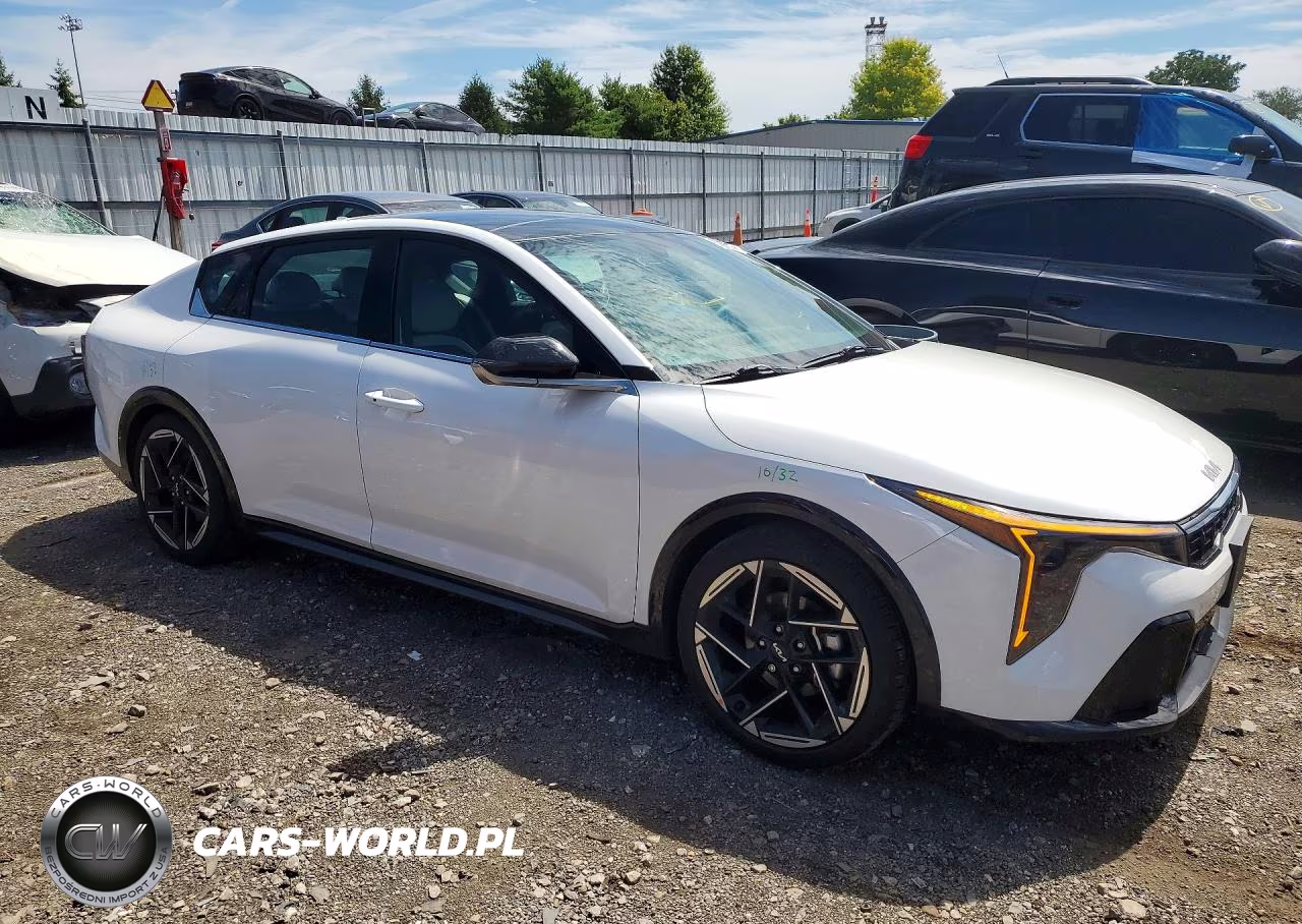 2025 Kia K4 Gt Line VIN:3KPFW4DEXSE038254 - 4