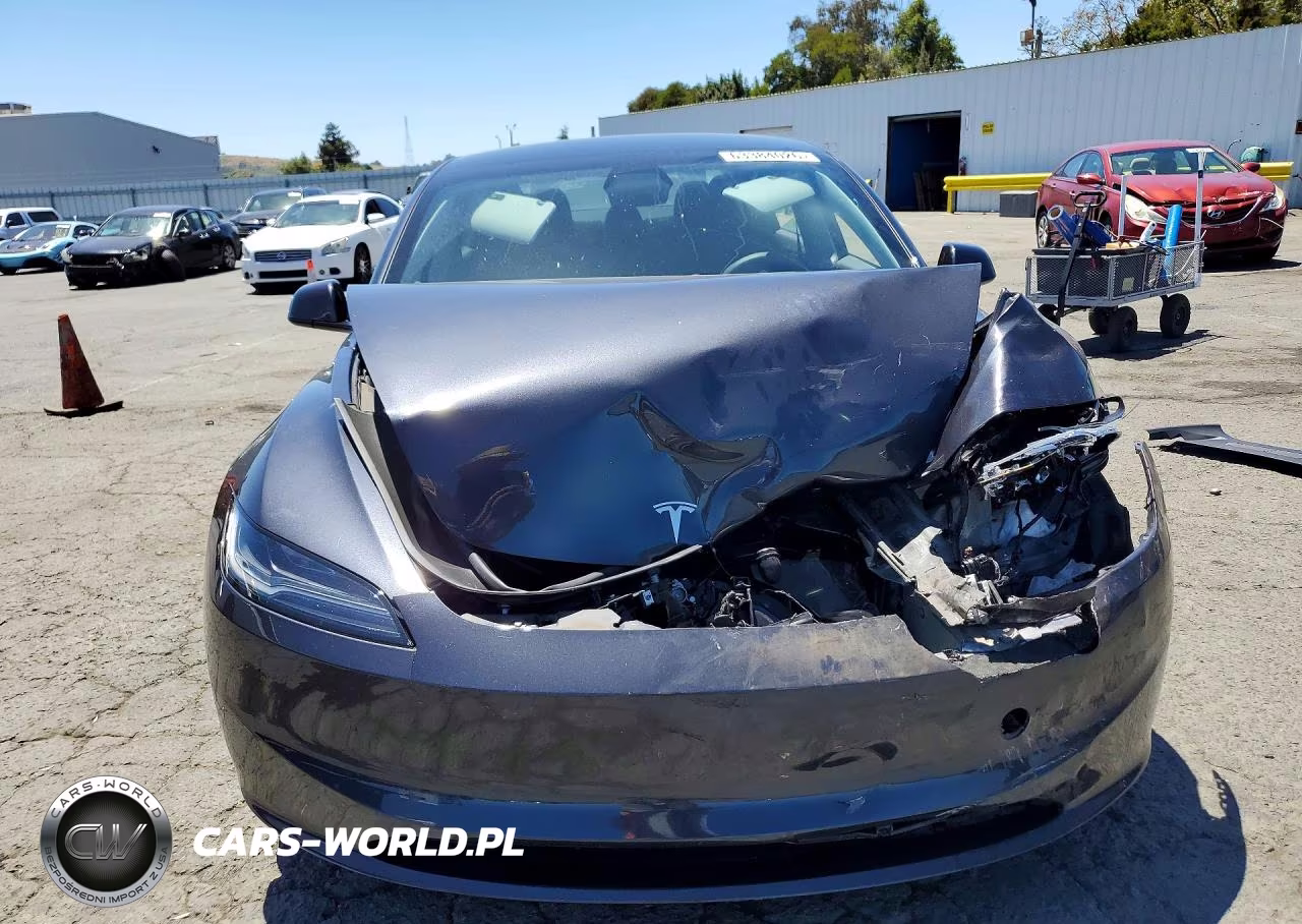 2025 Tesla Model 3 VIN:5YJ3E1EB9SF964566 - 5