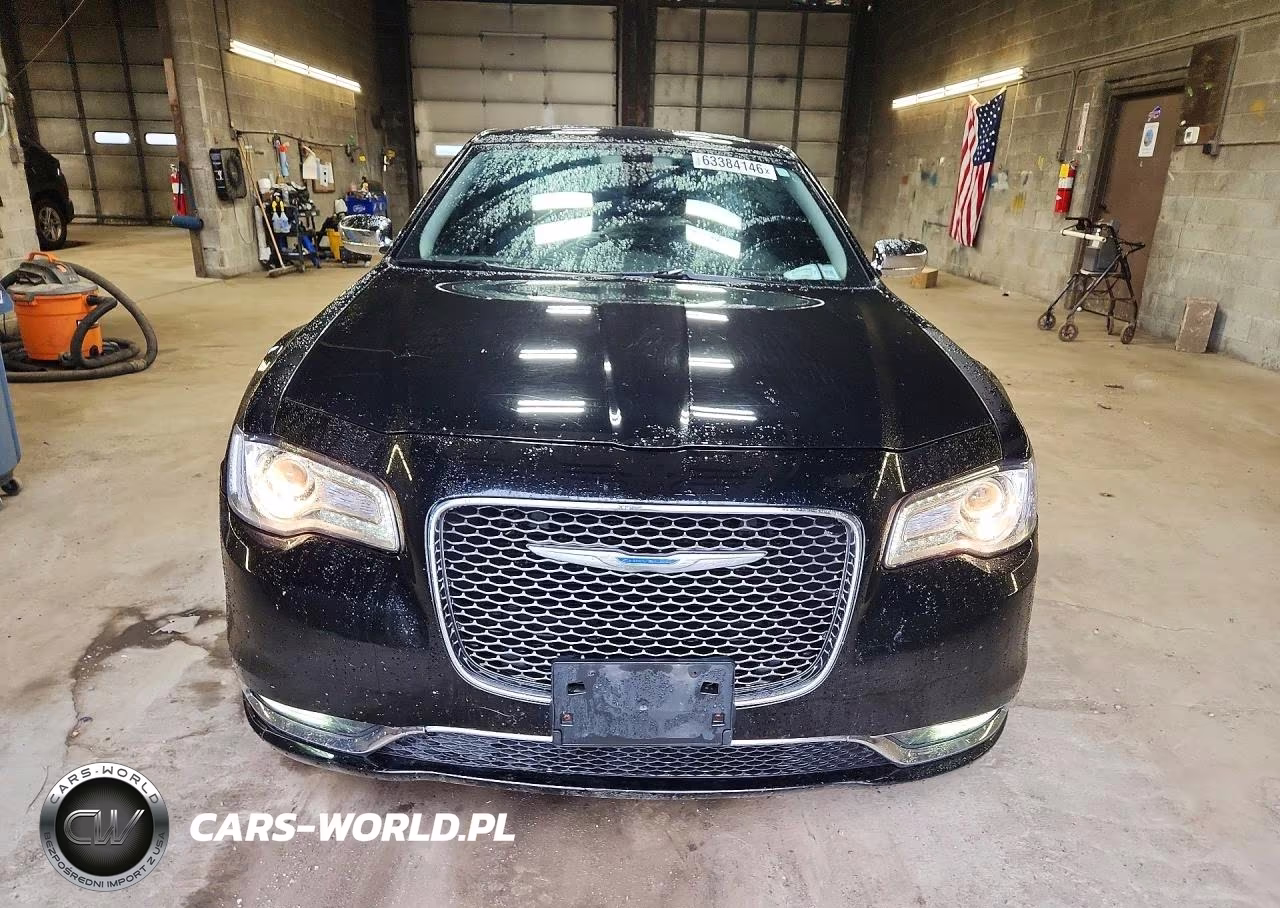 2017 Chrysler 300C VIN:2C3CCAKG3HH653678 - 5