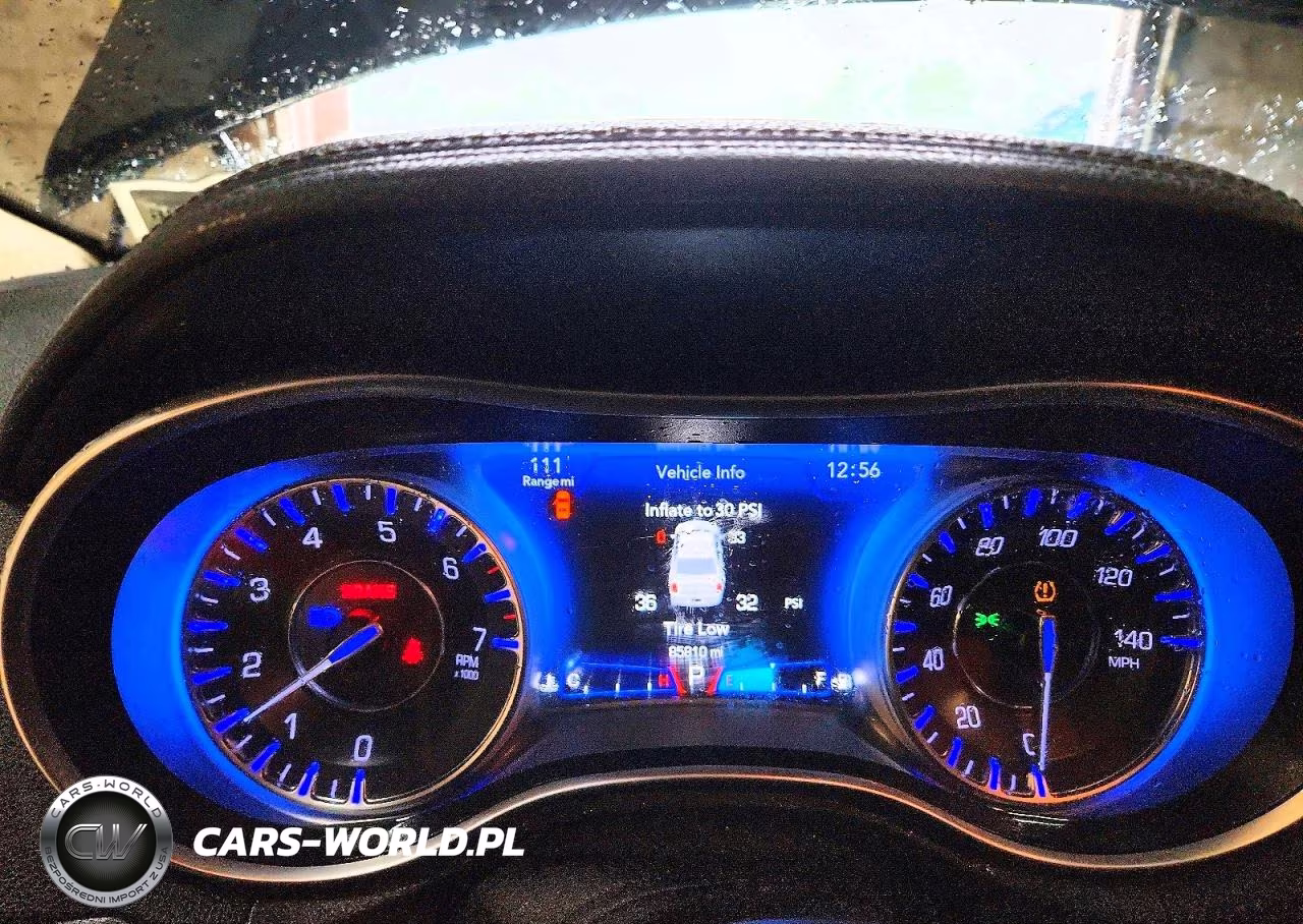 2017 Chrysler 300C VIN:2C3CCAKG3HH653678 - 9