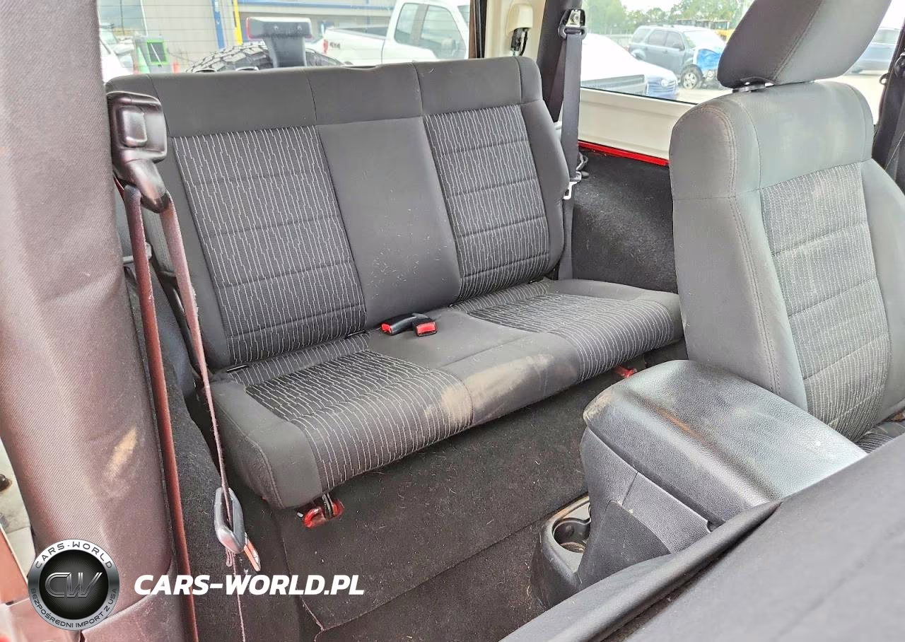 2011 Jeep Wrangler Sport VIN:1J4AA2D15BL620872 - 10