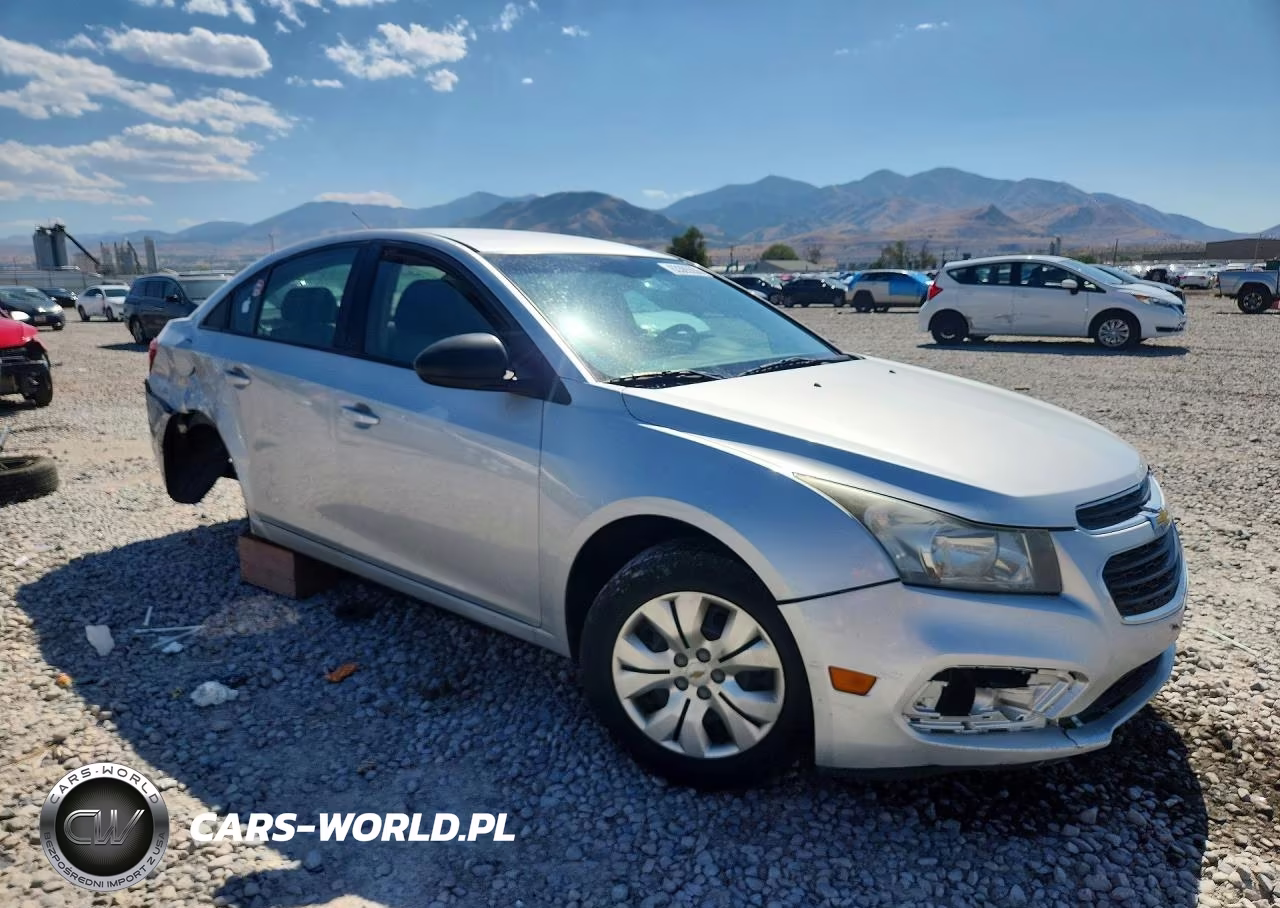 2015 Chevrolet Cruze Ls VIN:1G1PA5SHXF7151240 - 4