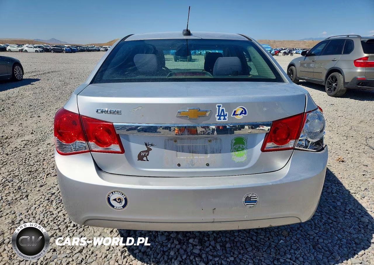 2015 Chevrolet Cruze Ls VIN:1G1PA5SHXF7151240 - 6