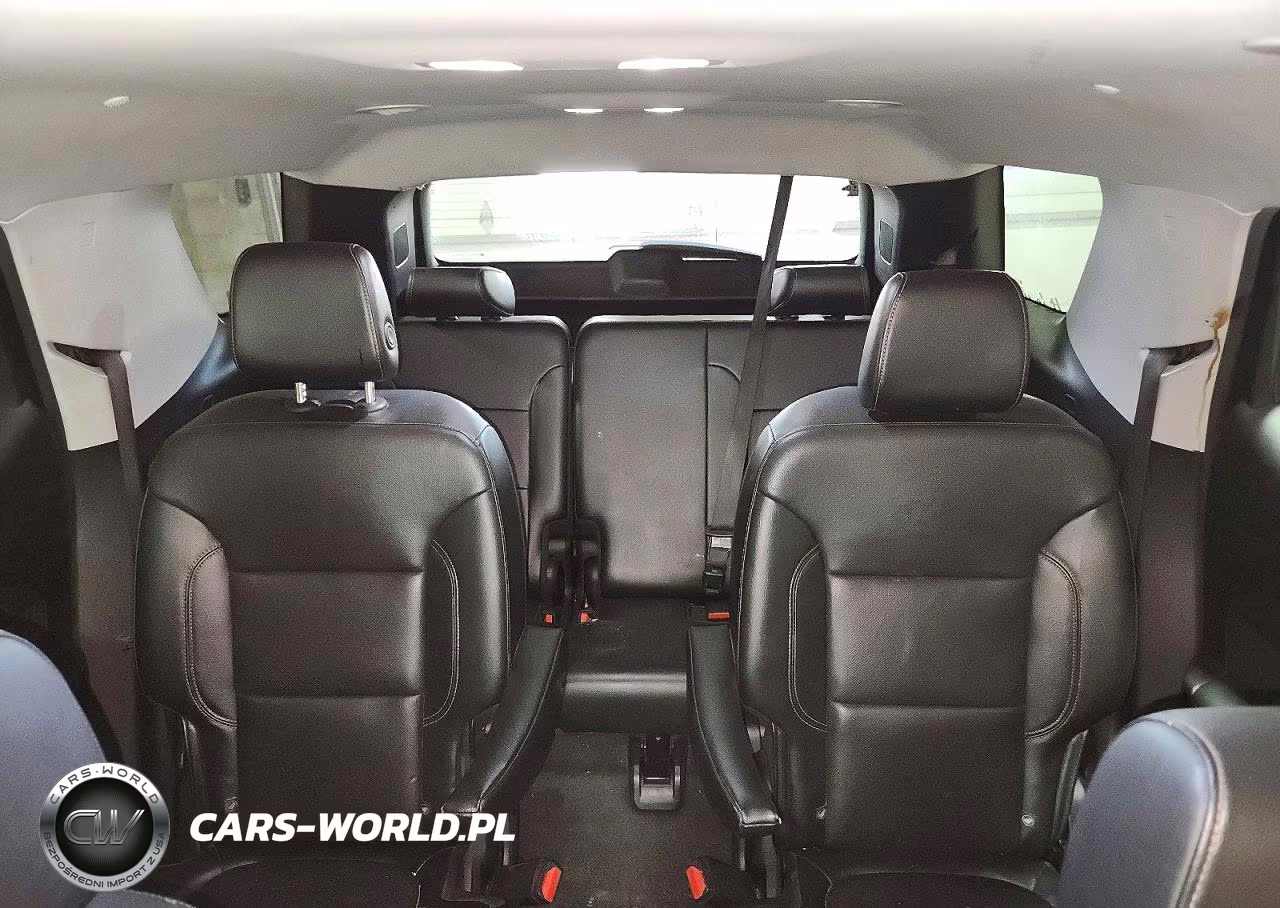 2018 Chevrolet Traverse Premier VIN:1GNEVJKW2JJ136227 - 10