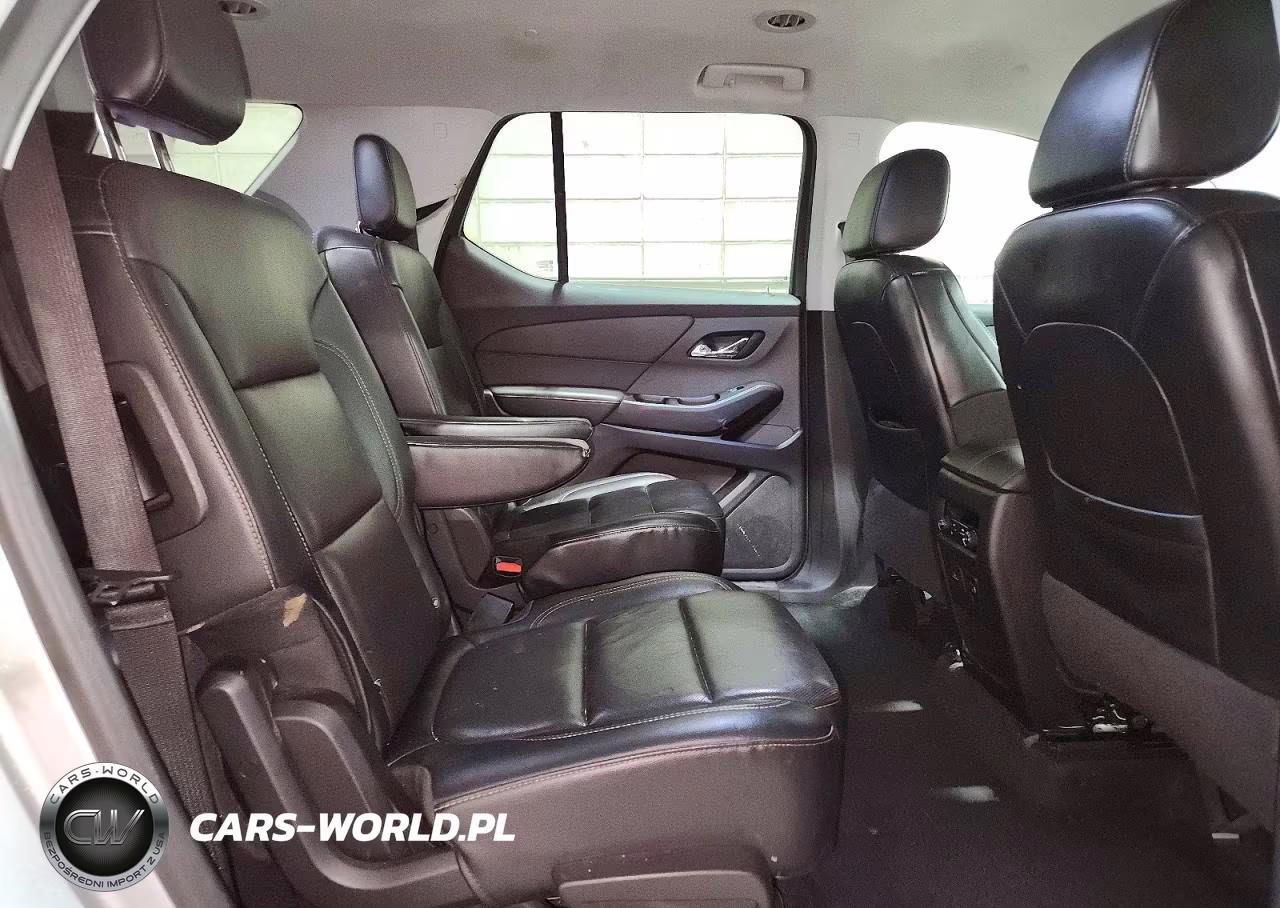 2018 Chevrolet Traverse Premier VIN:1GNEVJKW2JJ136227 - 11