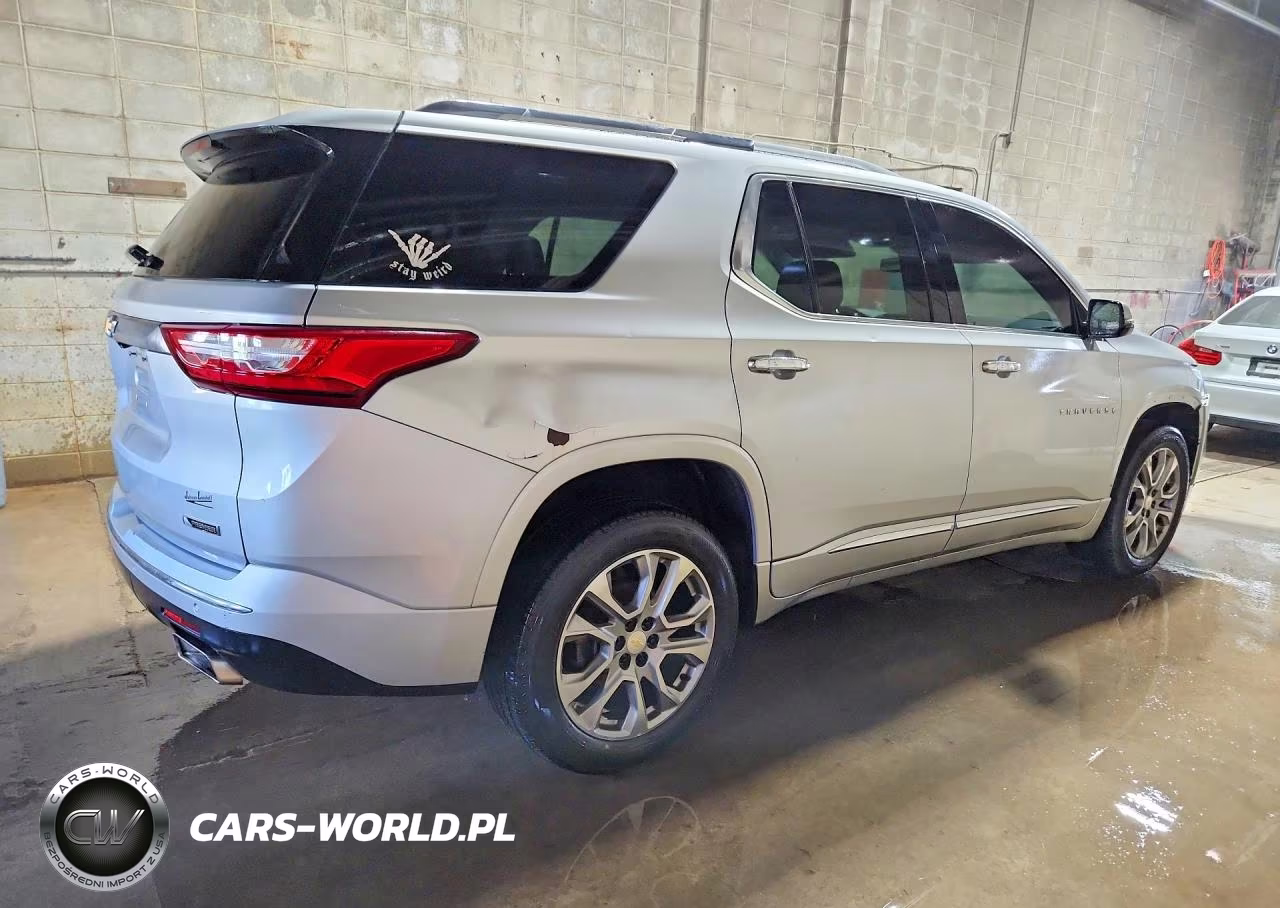2018 Chevrolet Traverse Premier VIN:1GNEVJKW2JJ136227 - 3