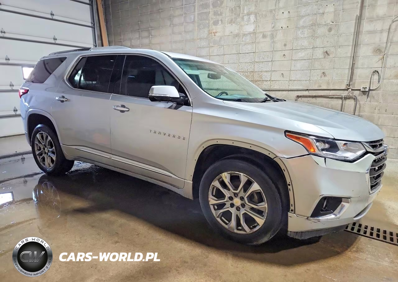 2018 Chevrolet Traverse Premier VIN:1GNEVJKW2JJ136227 - 4