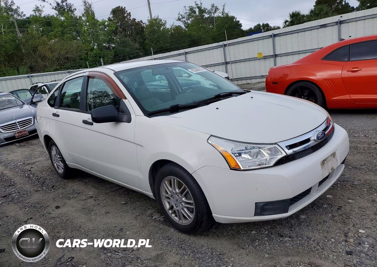 2011 Ford Focus Se VIN:1FAHP3FN6BW174664 - 4