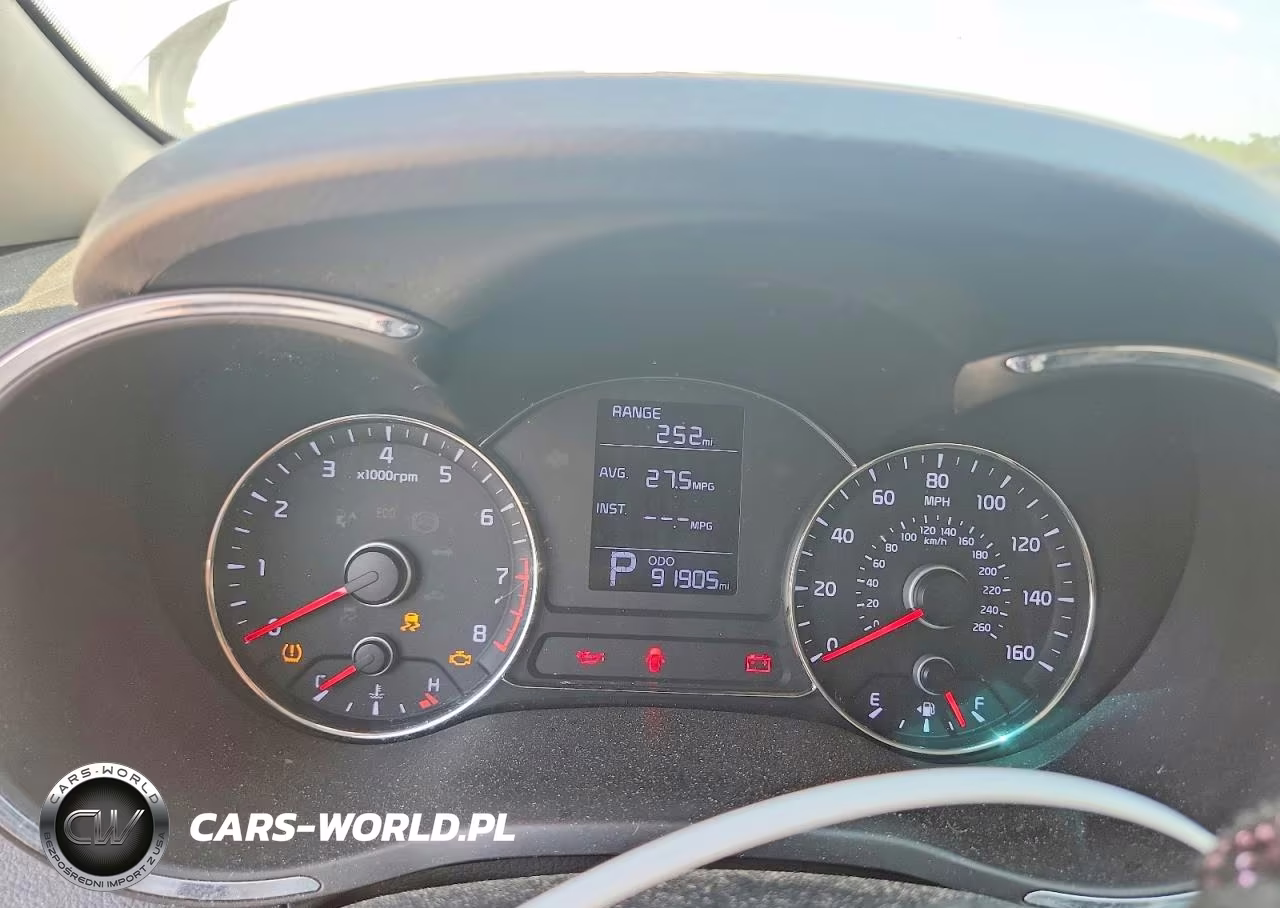 2015 Kia Forte VIN:KNAFK4A67F5365928 - 9
