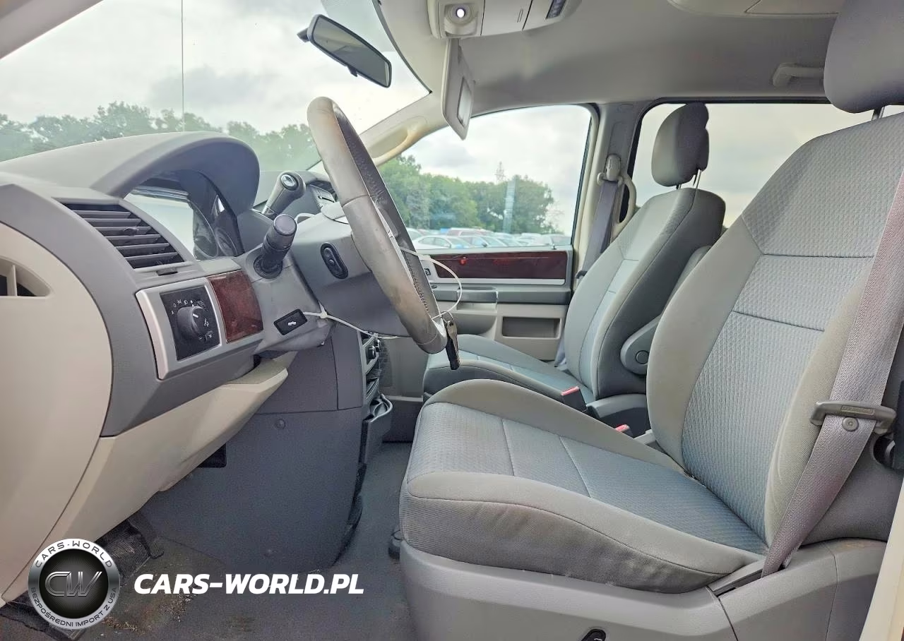 2010 Chrysler Town & Country Touring VIN:2A4RR5DX4AR359614 - 7