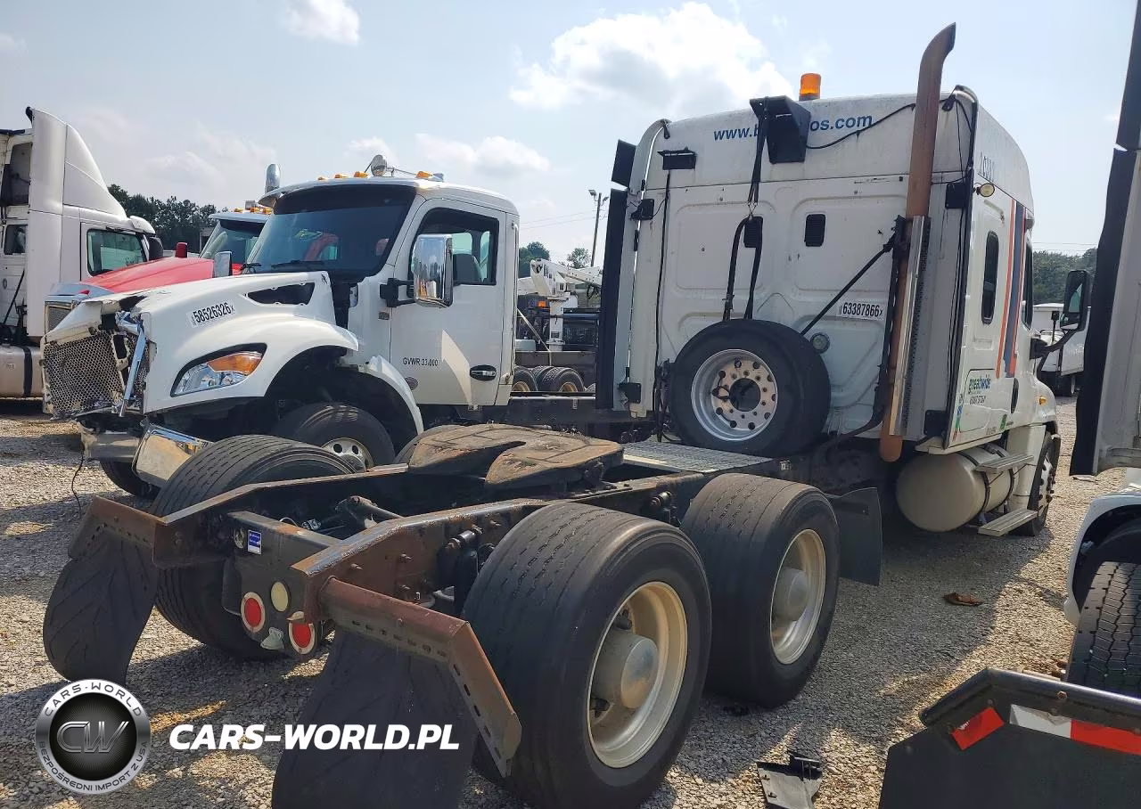 2009 Freightliner Cascadia 125 VIN:1FUJGLDR09LAE1984 - 3