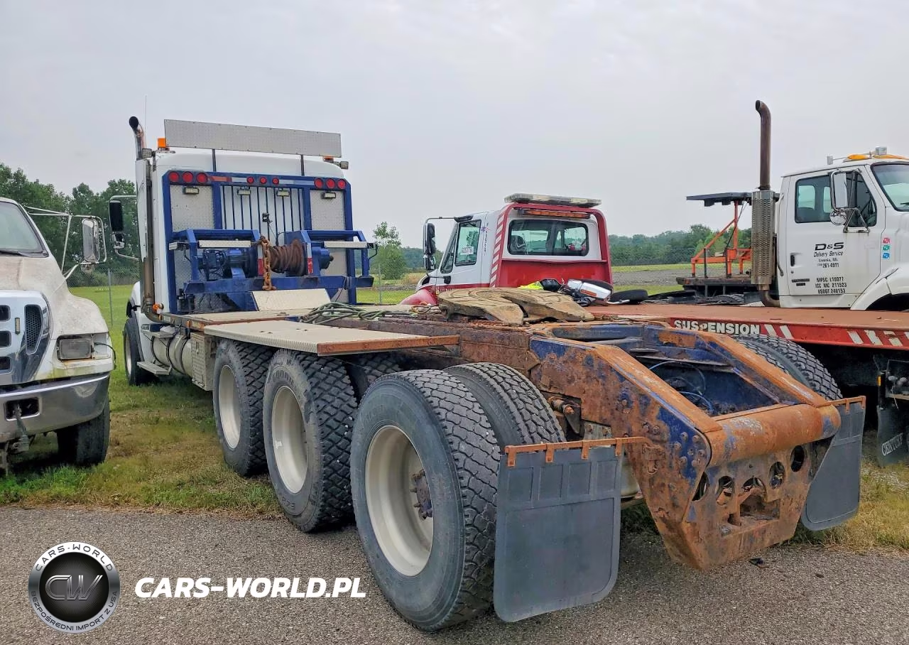 2004 Freightliner Conventional Columbia VIN:1FVPA6CK24LM77744 - 2