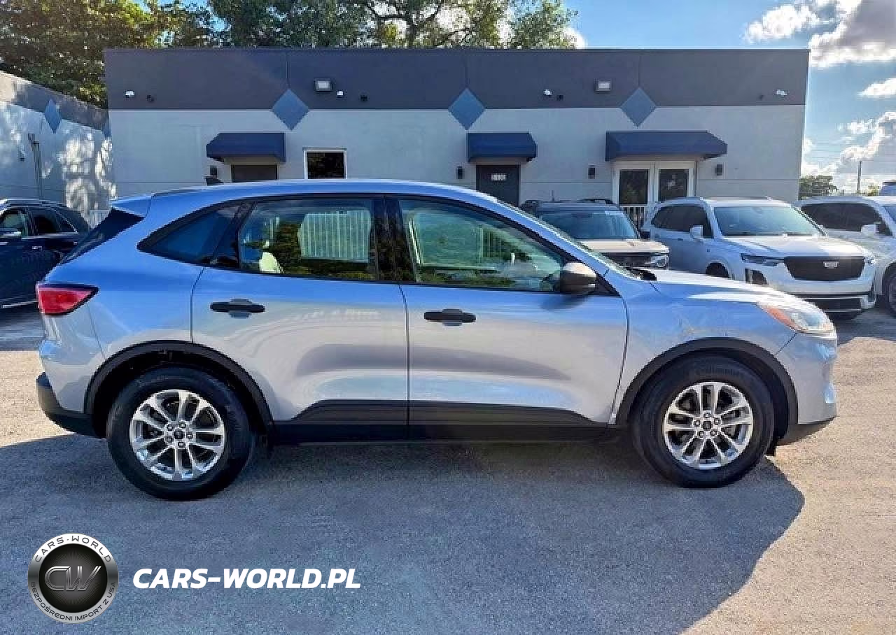 2022 Ford Escape S VIN:1FMCU0F66NUB62157 - 13