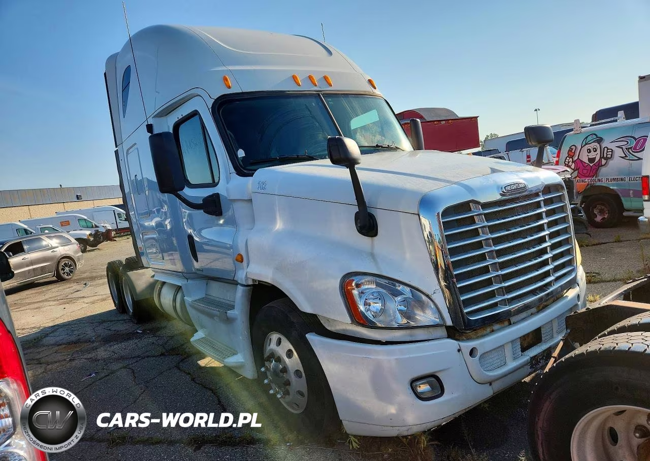 2012 Freightliner Cascadia Semi Truck VIN:1FUJGLBG7CLBR7775 - 4