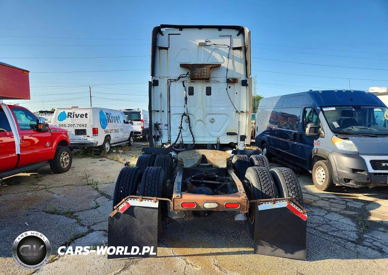 2012 Freightliner Cascadia Semi Truck VIN:1FUJGLBG7CLBR7775 - 6