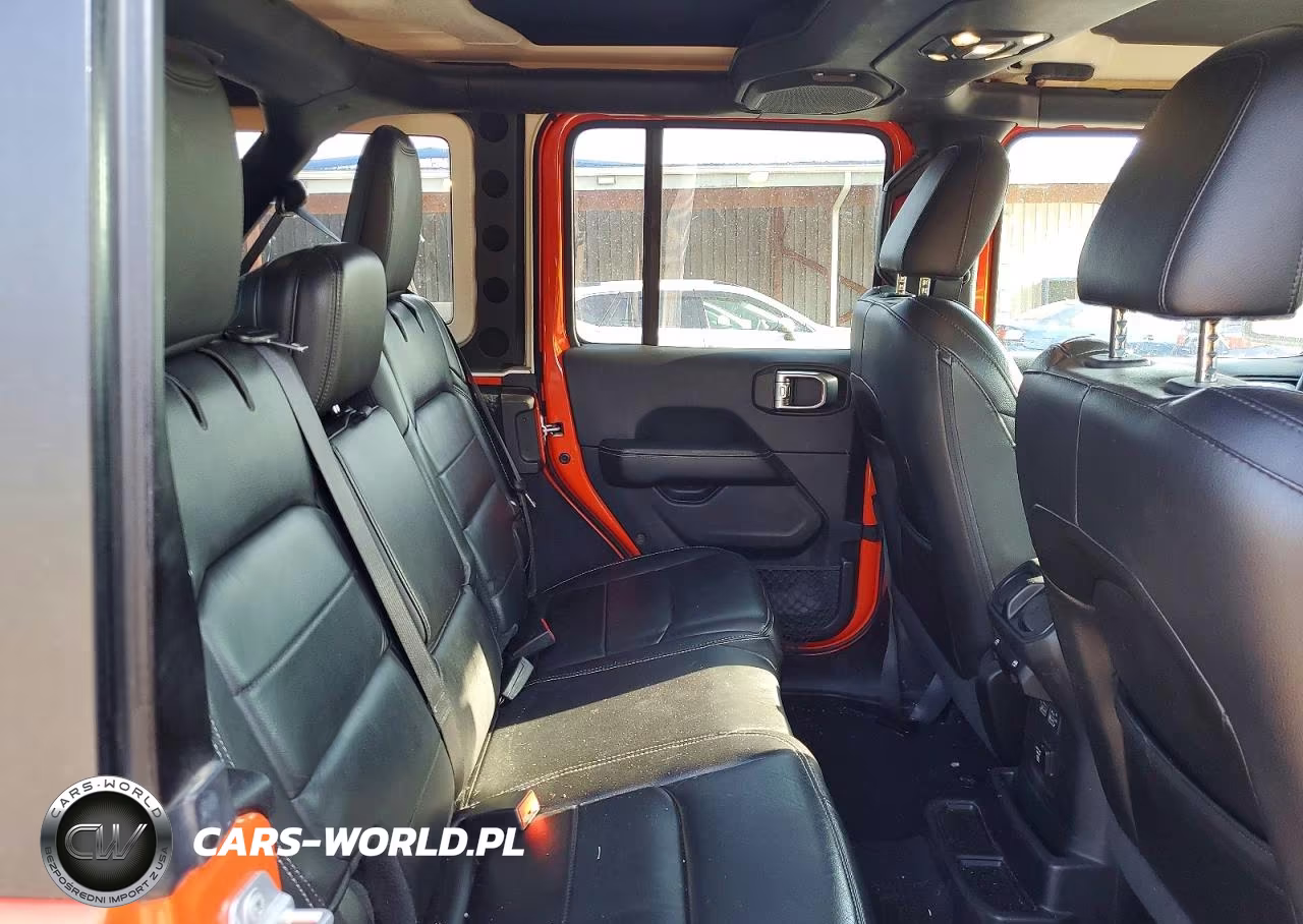 2019 Jeep Wrangler Unlimited Sahara VIN:1C4HJXEN9KW604871 - 10
