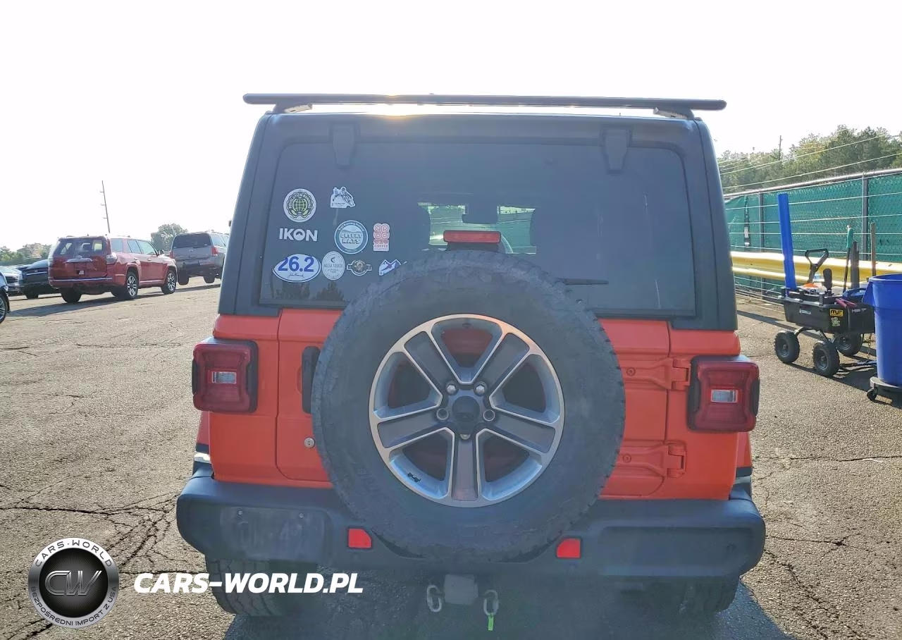 2019 Jeep Wrangler Unlimited Sahara VIN:1C4HJXEN9KW604871 - 6