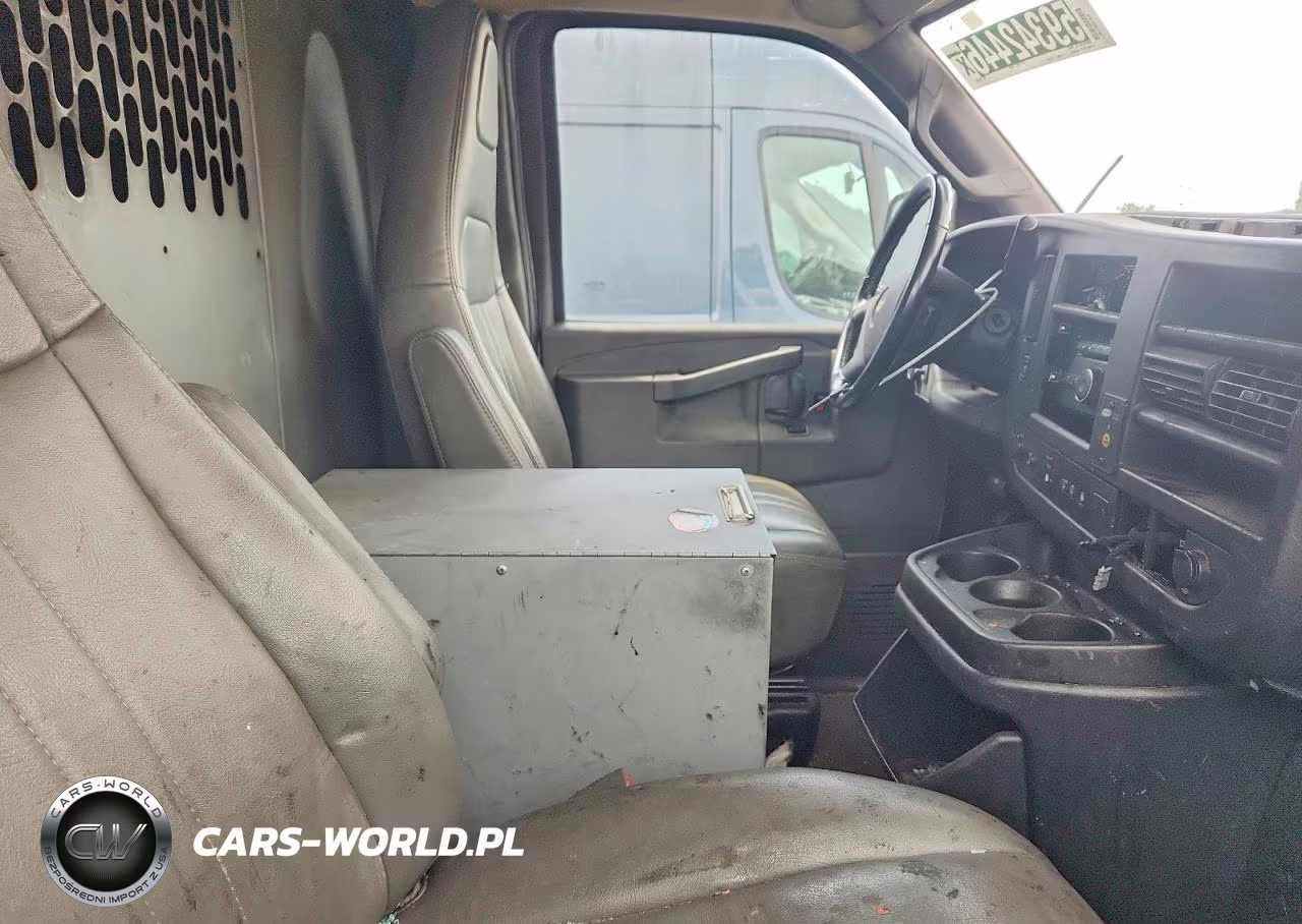 2021 Chevrolet Express G2500 VIN:1GCWGAFP5M1302125 - 11