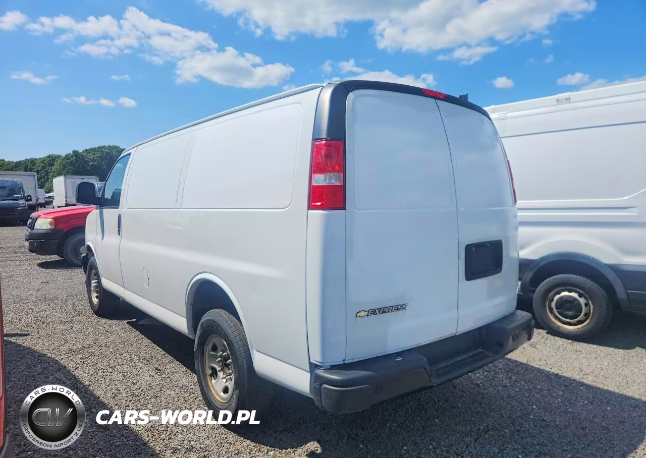 2021 Chevrolet Express G2500 VIN:1GCWGAFP5M1302125 - 2