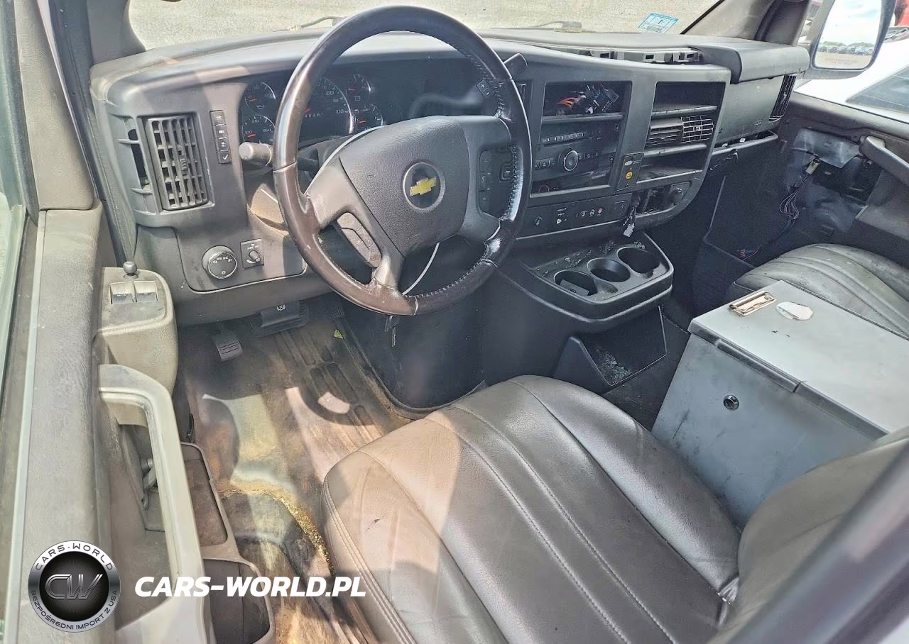 2021 Chevrolet Express G2500 VIN:1GCWGAFP5M1302125 - 8