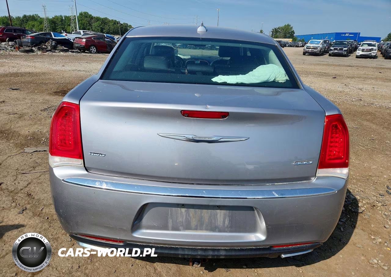 2015 Chrysler 300 Limited VIN:2C3CCARG4FH760693 - 6