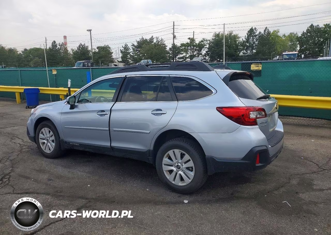 2018 Subaru Outback 2.5I Premium VIN:4S4BSACC5J3221183 - 2