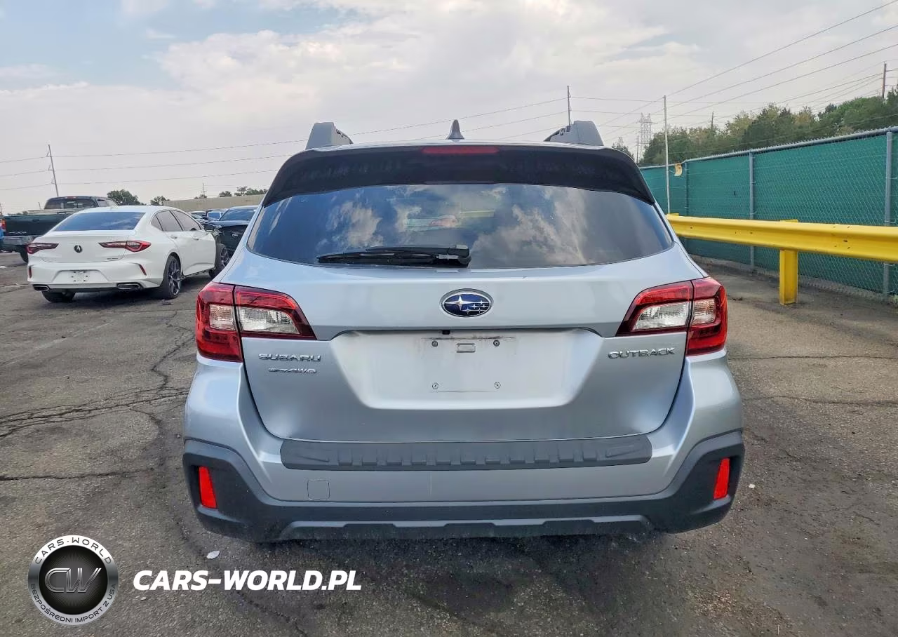 2018 Subaru Outback 2.5I Premium VIN:4S4BSACC5J3221183 - 6