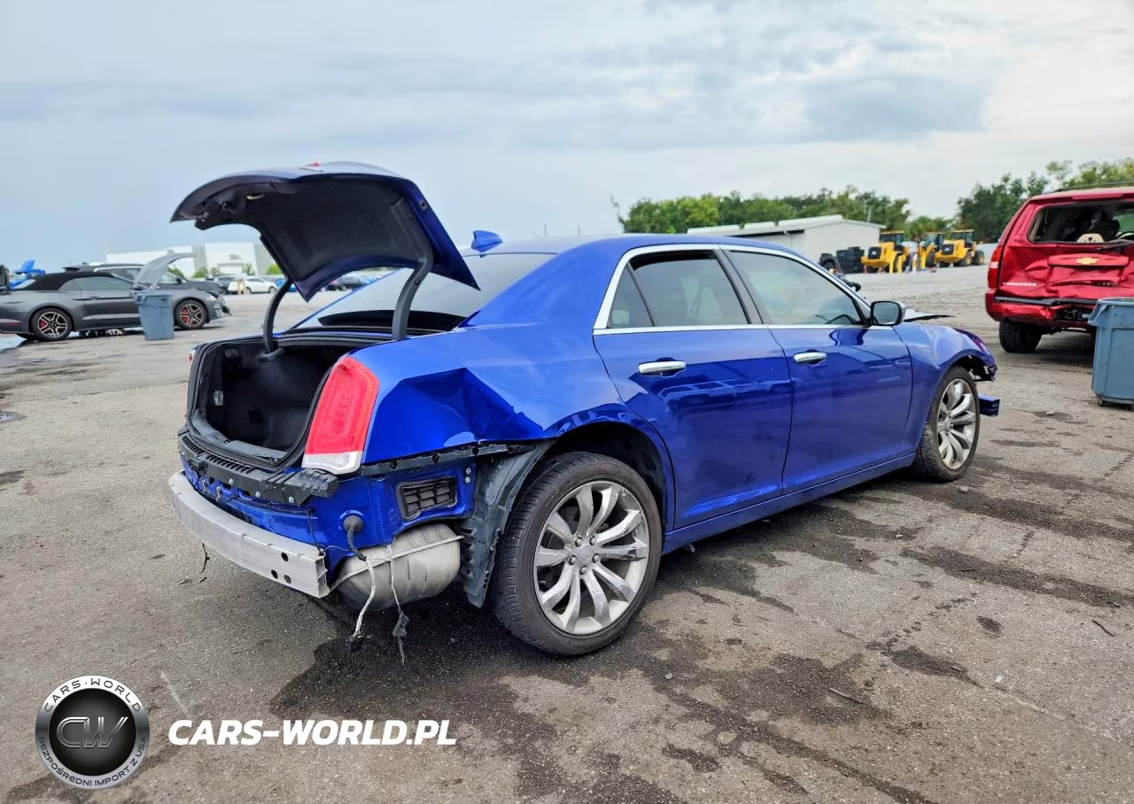 2019 Chrysler 300 Limited VIN:2C3CCAEG0KH705965 - 3