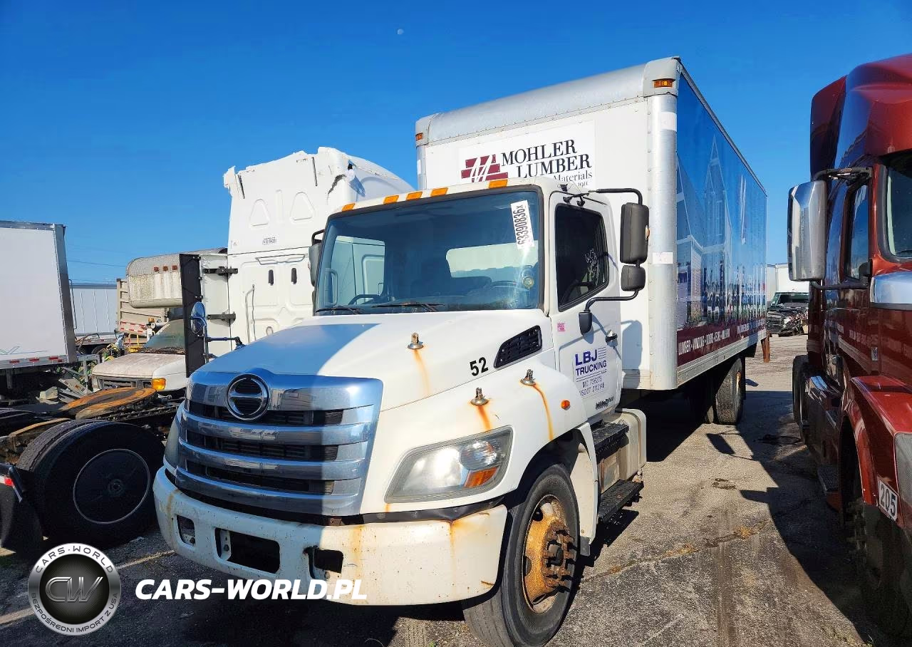 2015 Hino 258-268 Box Truck