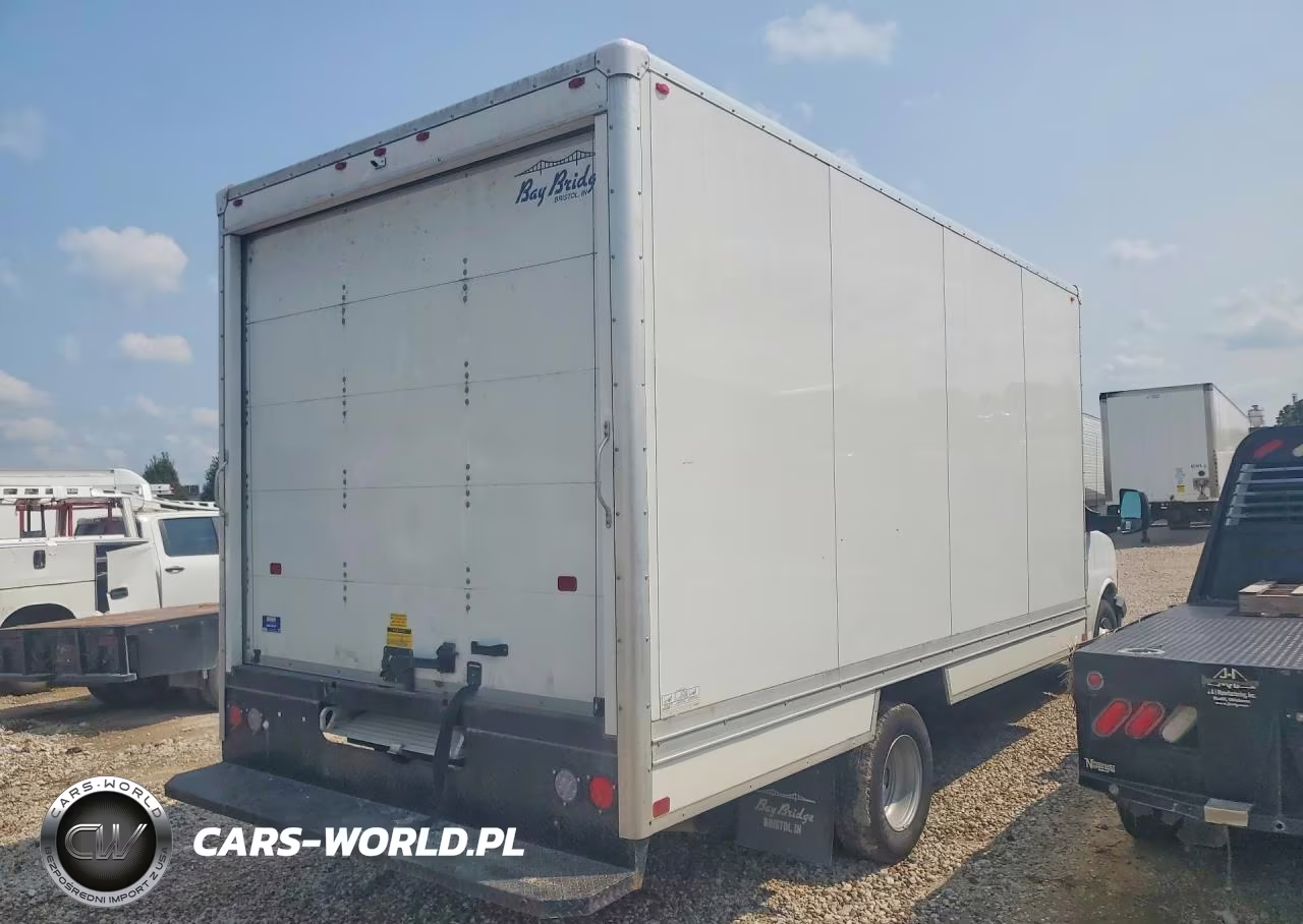 2025 Chevrolet Express Delivery Truck VIN:1HA3GTC78SN015687 - 3