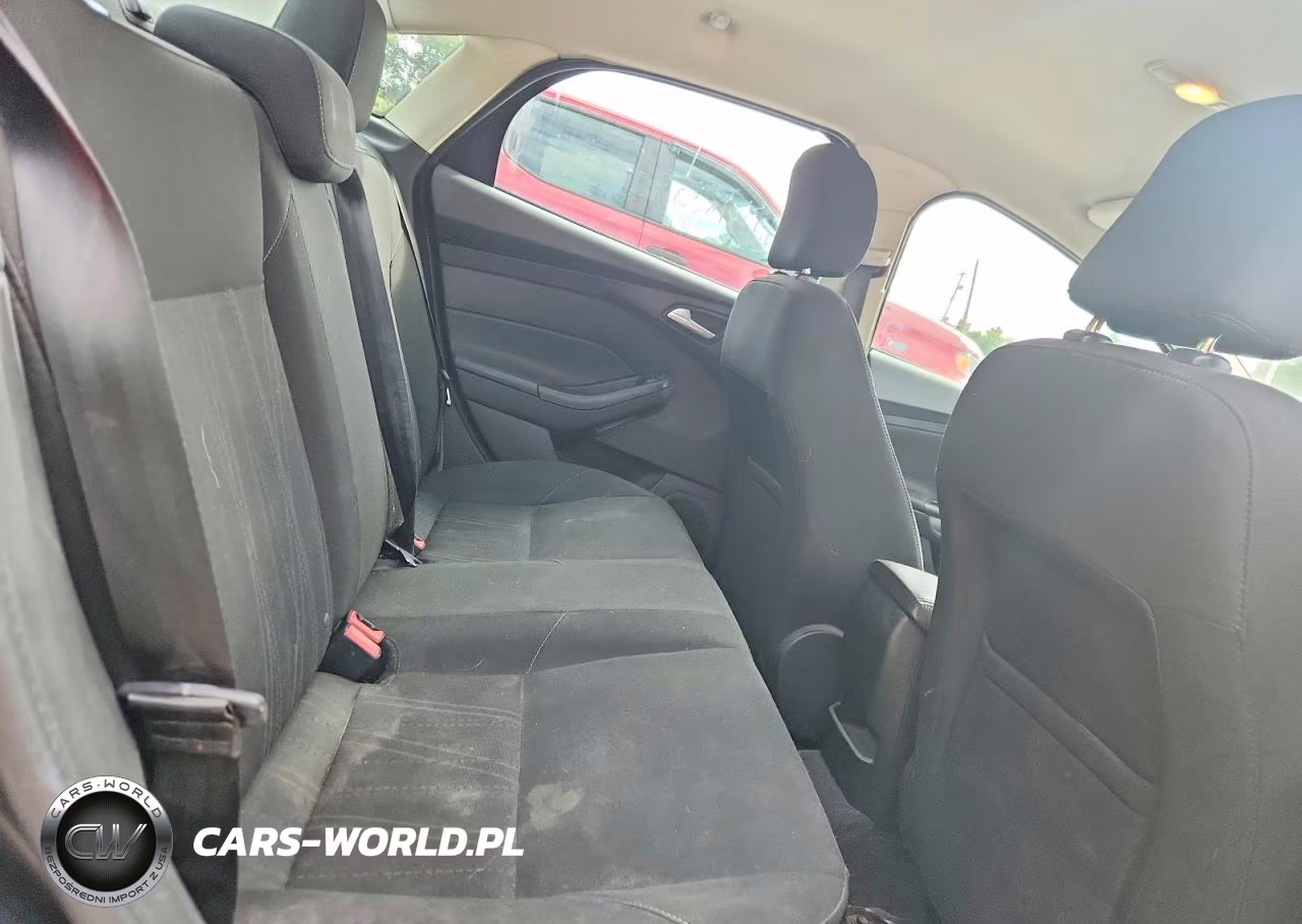 2015 Ford Focus Se VIN:1FADP3F25FL365083 - 10
