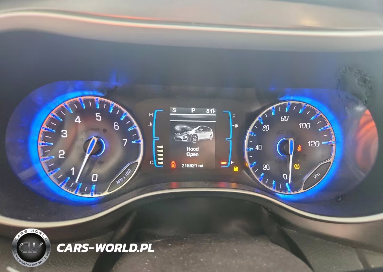 2017 Chrysler Pacifica Touring L VIN:2C4RC1BG9HR730392 - 9